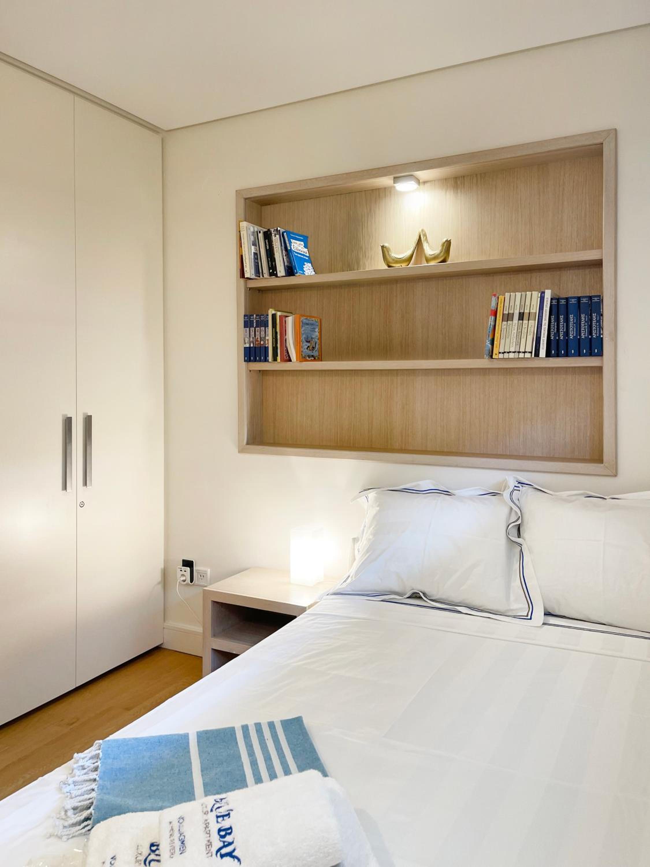 Blue Bay Vouliagmeni Luxury Apartment photo 2