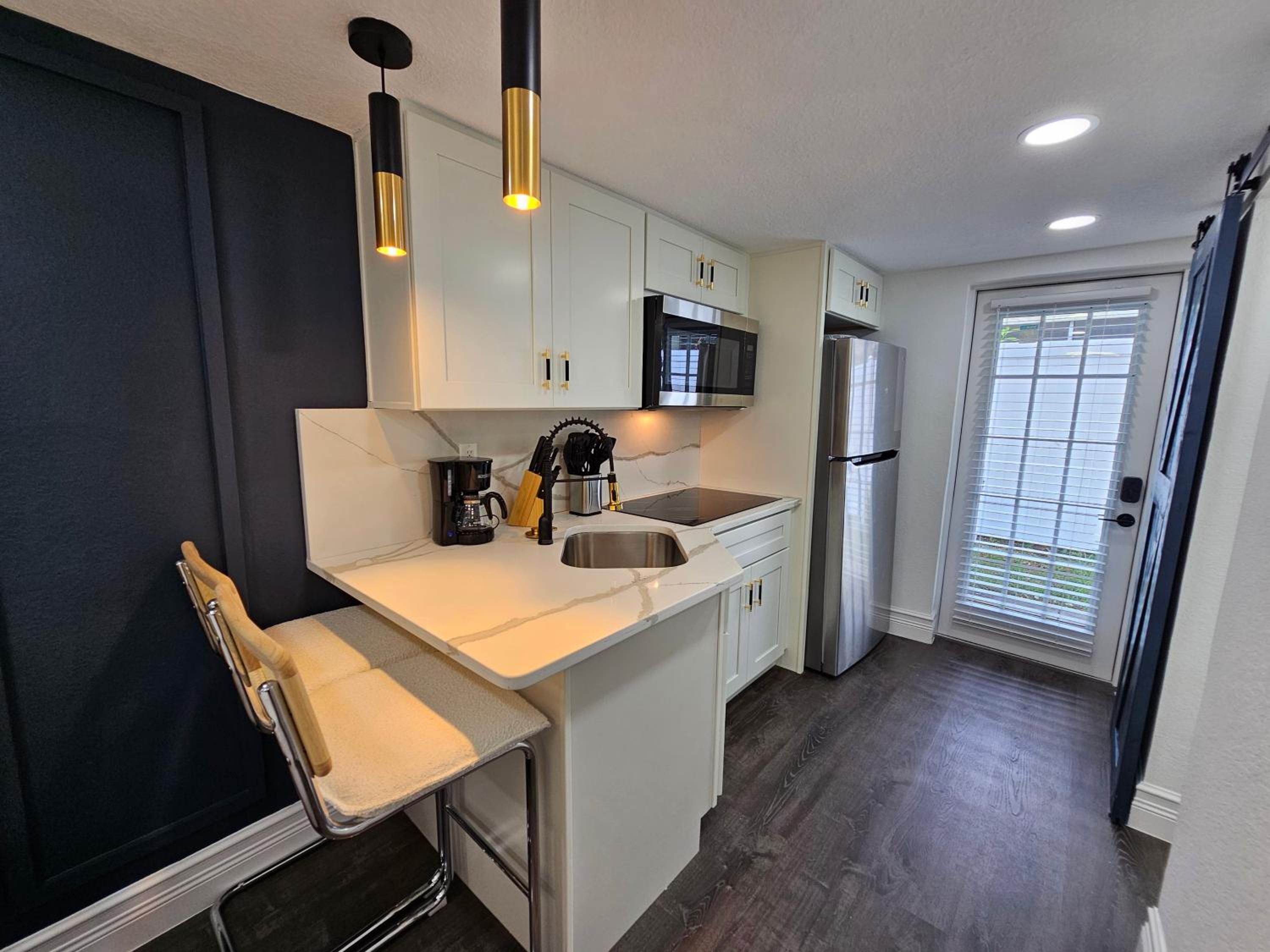 The Hideaway DT Orlando Tiny Home w Free Parking