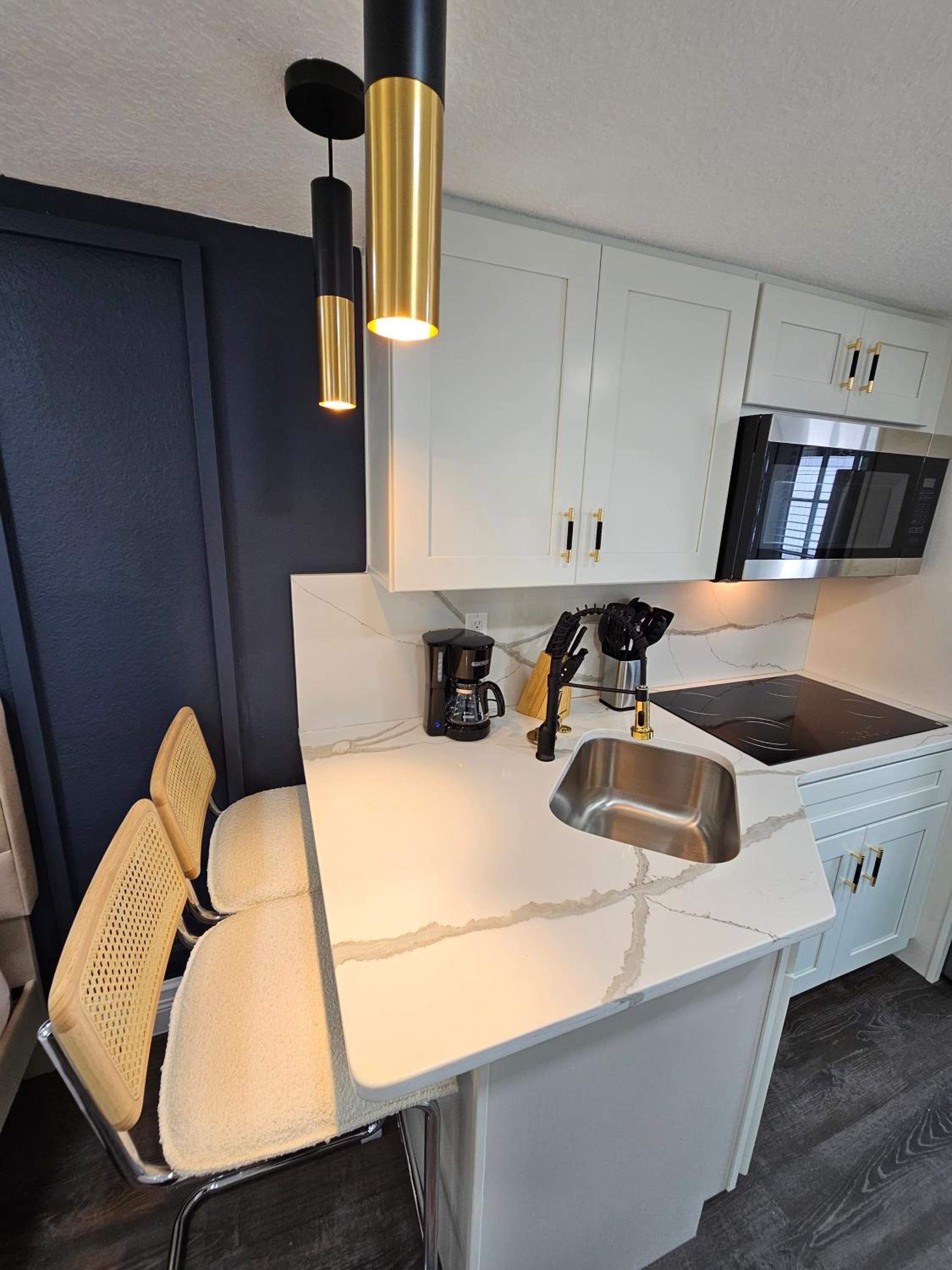The Hideaway DT Orlando Tiny Home w Free Parking