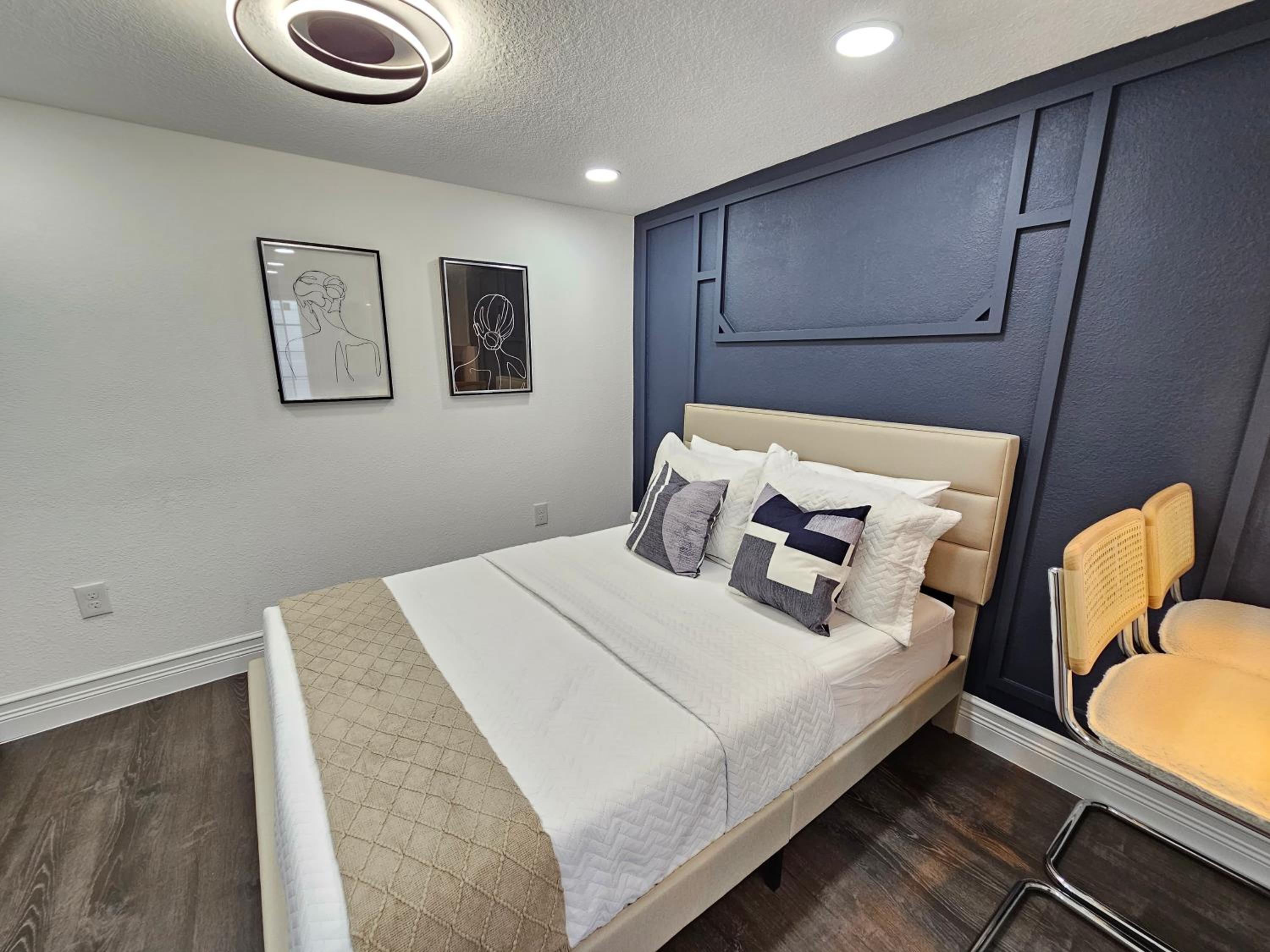 The Hideaway DT Orlando Tiny Home w Free Parking