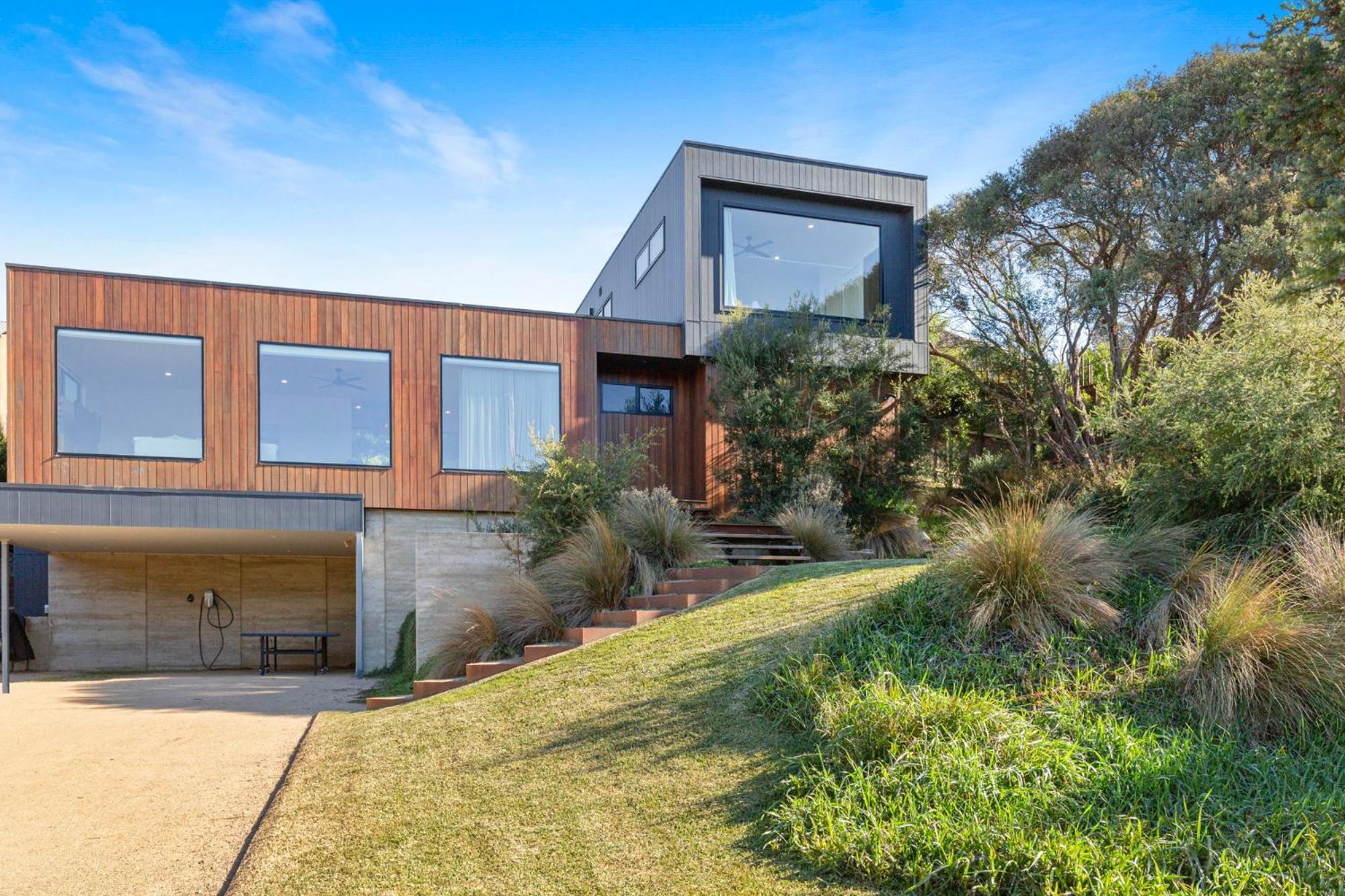 Ocean Beach Retreat - Contemporary Rye Accommodation