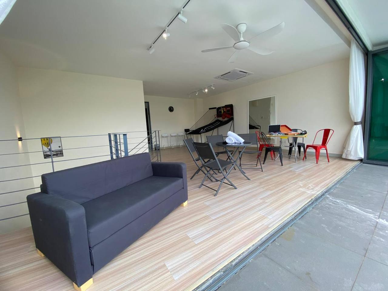 Puchong New Private Pool & Jacuzzi up to 30 Pax photo 2