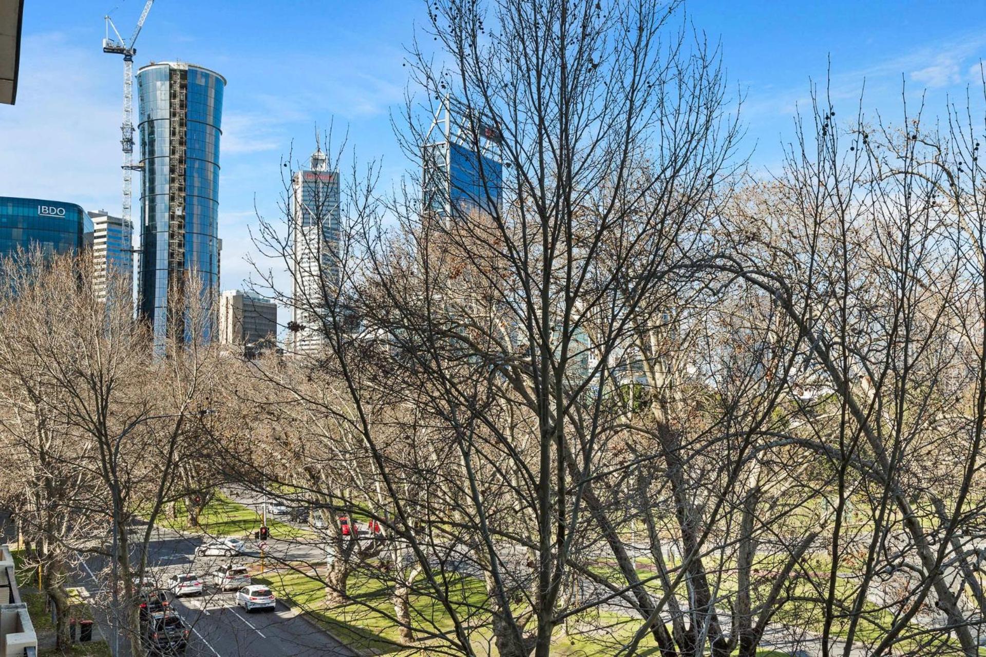 Stunning 2BR CBD Apartment next to King's Park