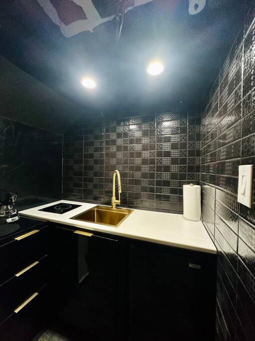 Pasavento - Modern Tiny Suite view 2