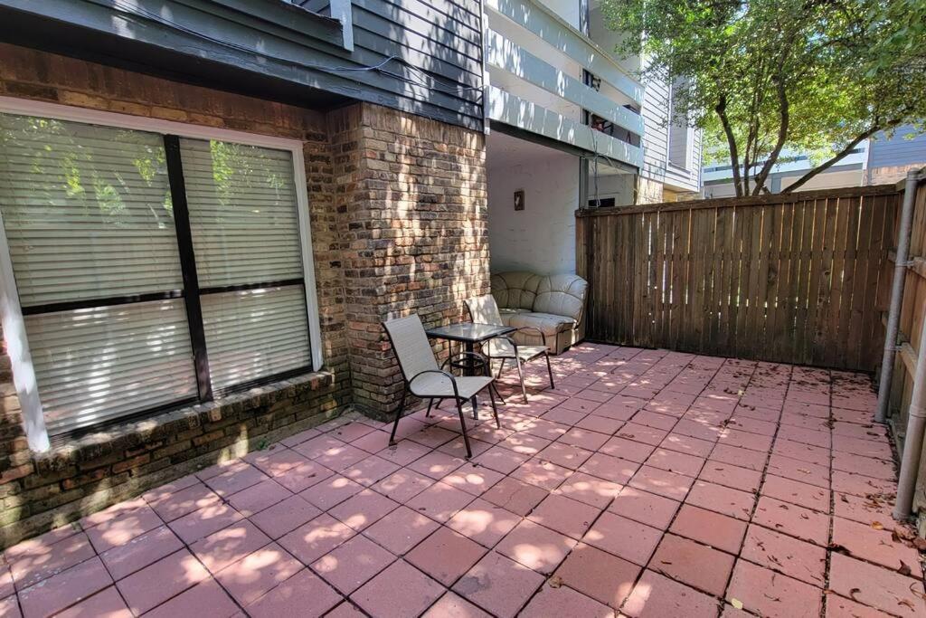 Peaceful condo in North Dallas view 5