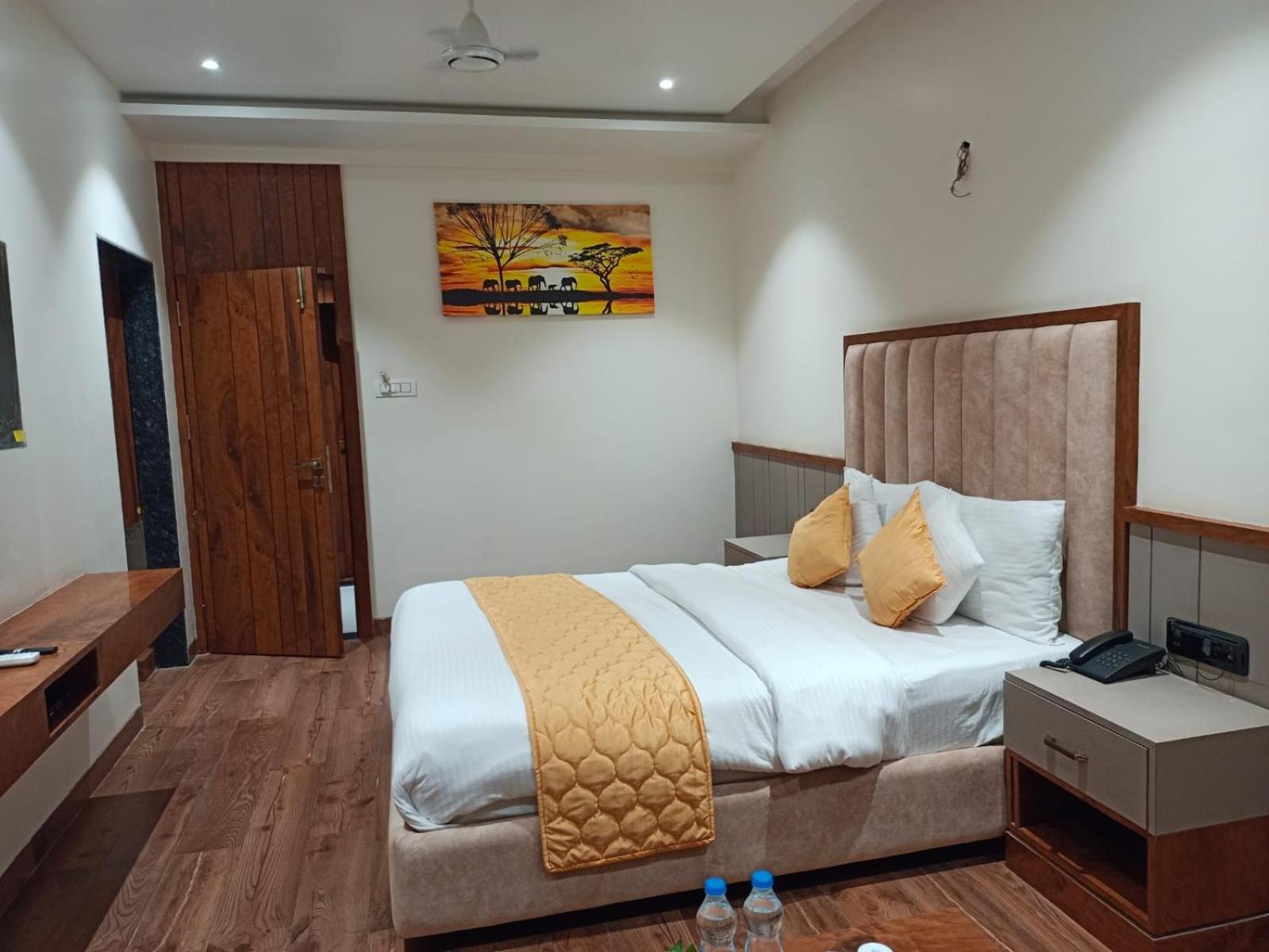 Shirdi Vacations - Sitara grand - Property Image 7