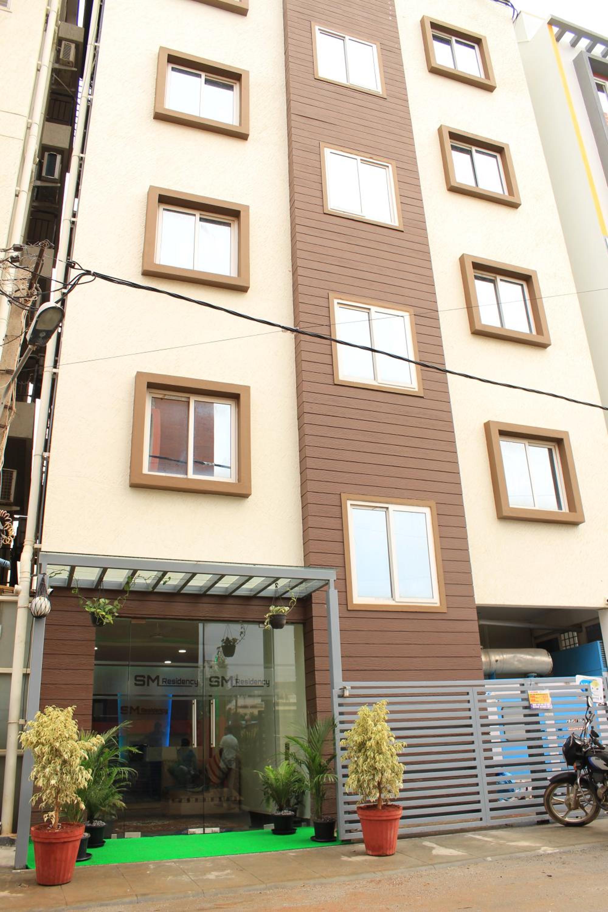 S M RESIDENCY HOTEL view 4