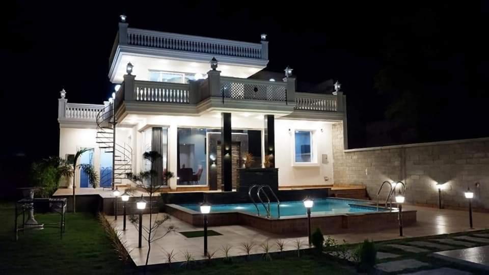 Luxurious PRIVATE GREYSTONE VILLA, Bornfire, Bar-B-Q , Big Garden, Pool table, hot-tub, Party speaker view 4