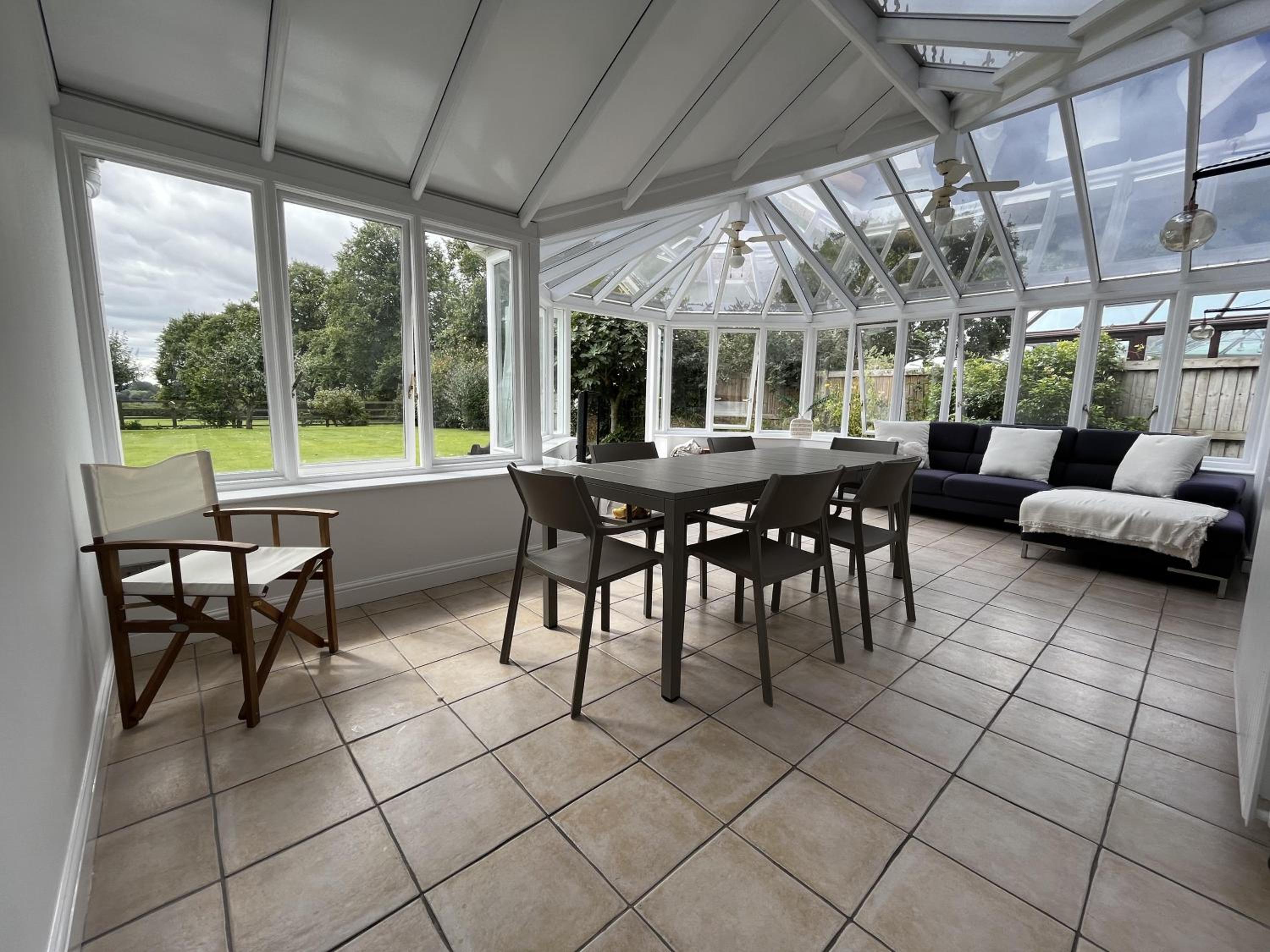 Stunning 5 bedroom country home with amazing views view 3