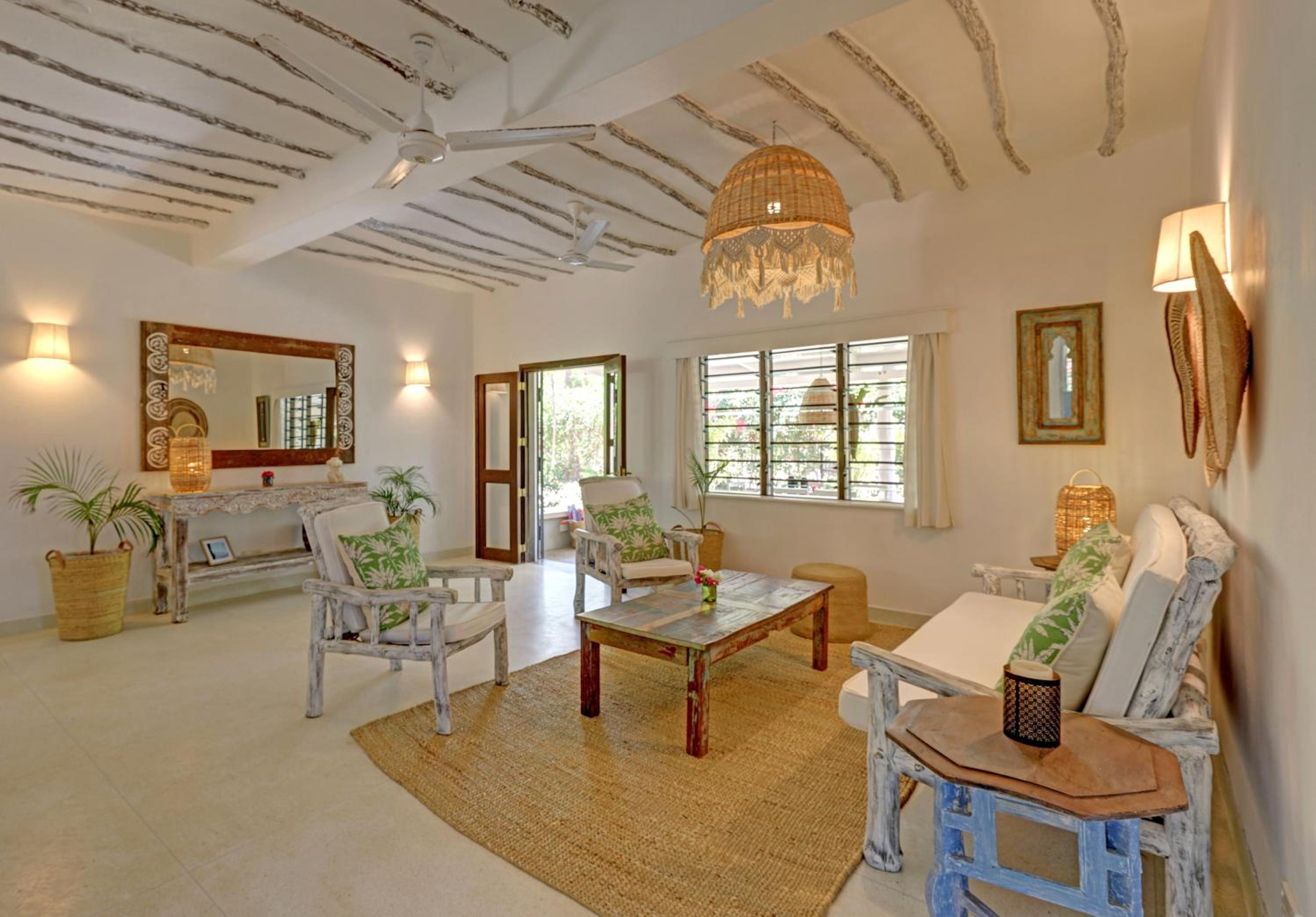 Salama House - your peaceful, poolside retreat view 5