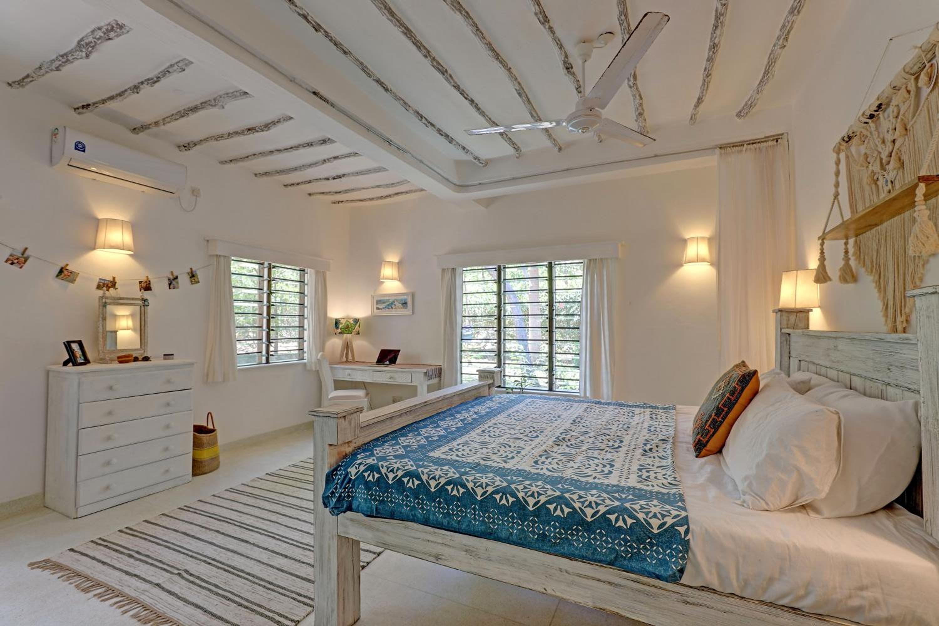 Salama House - your peaceful, poolside retreat view 3