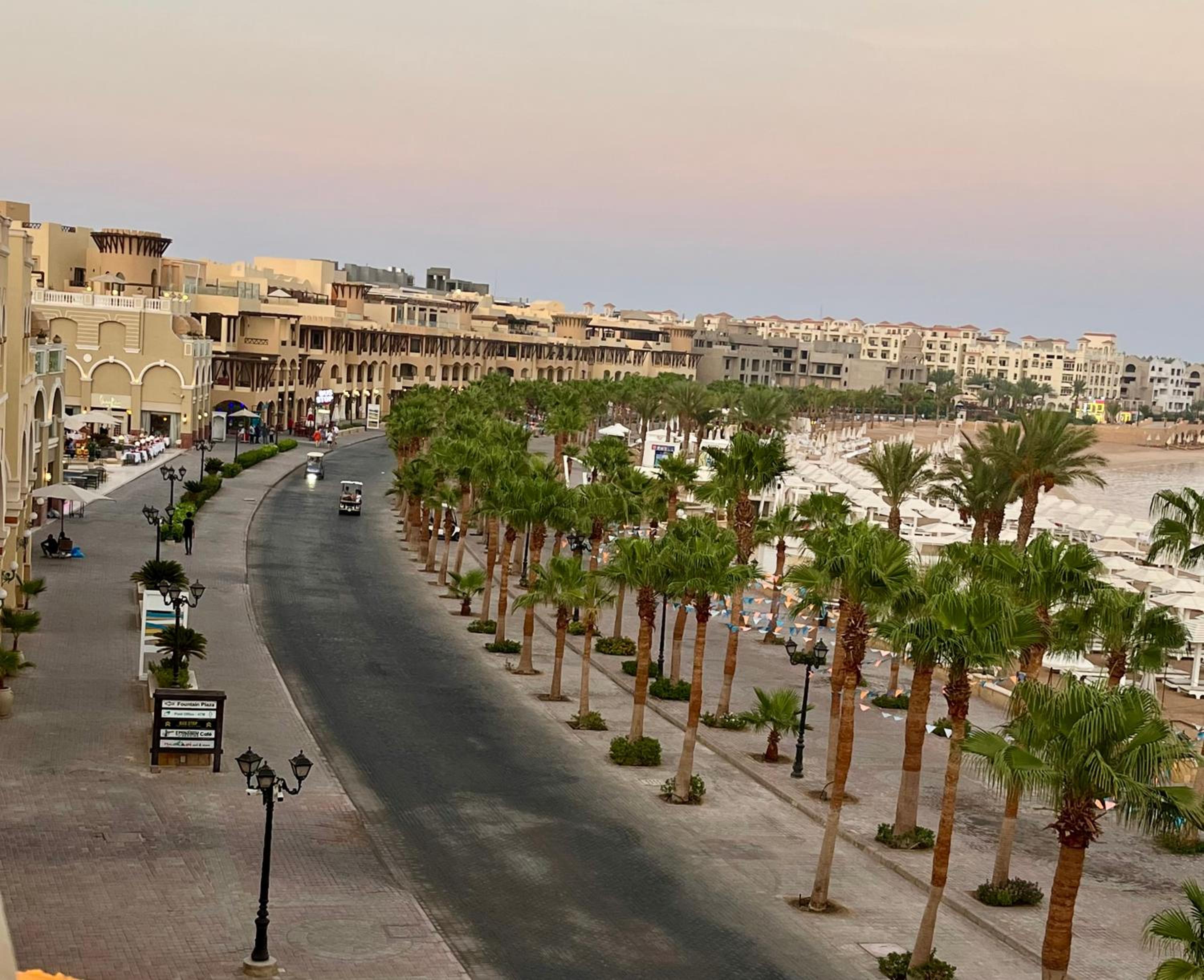 Luxury 2BD flat, steps from Sahl Hasheesh beach view 4