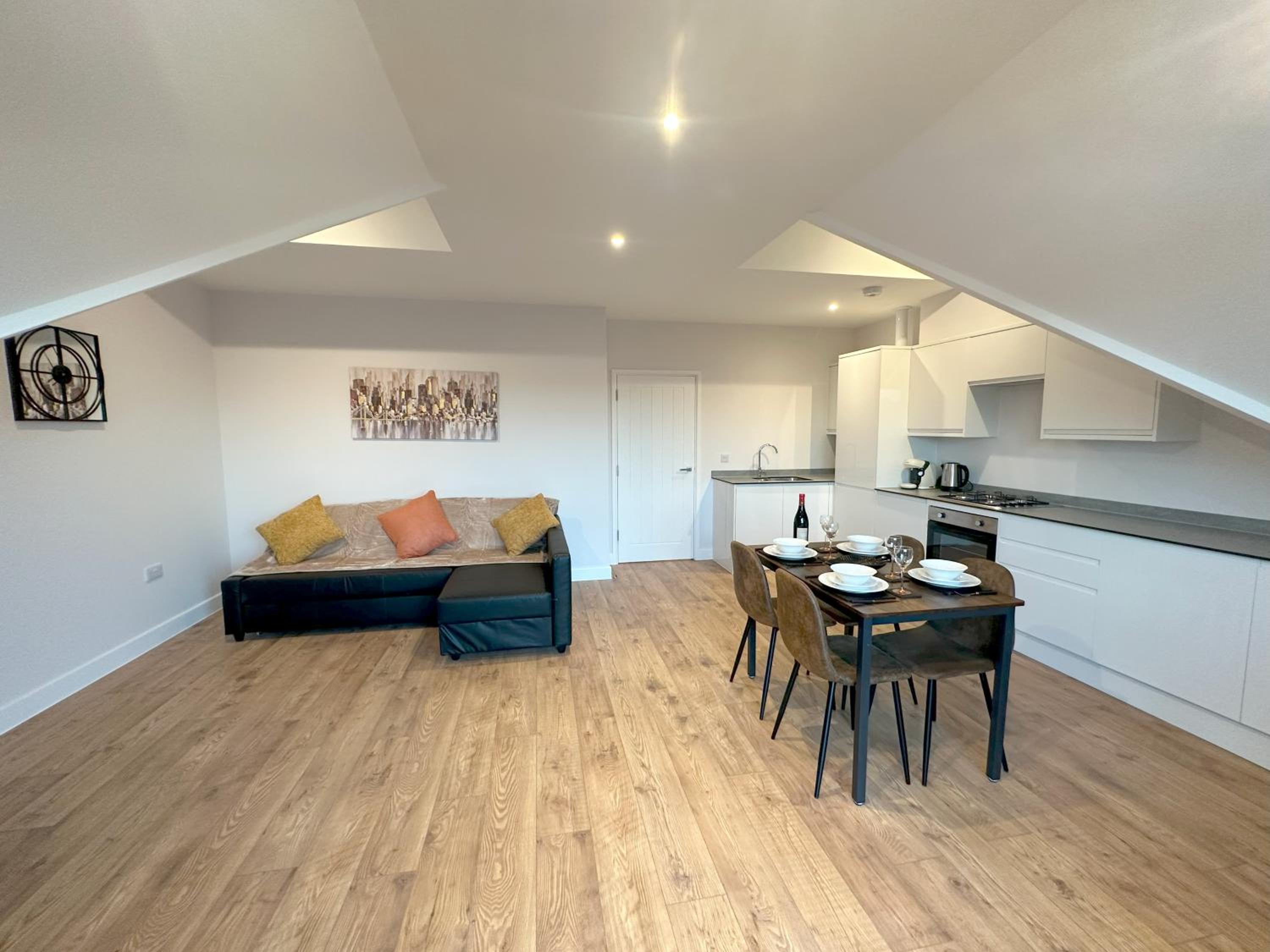 Chic and Airy Apartment view 5