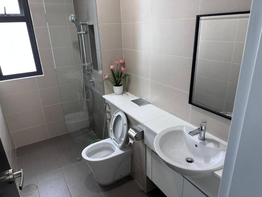 Sky88 3BR luxury condo w Pool Table (TOWN AREA)