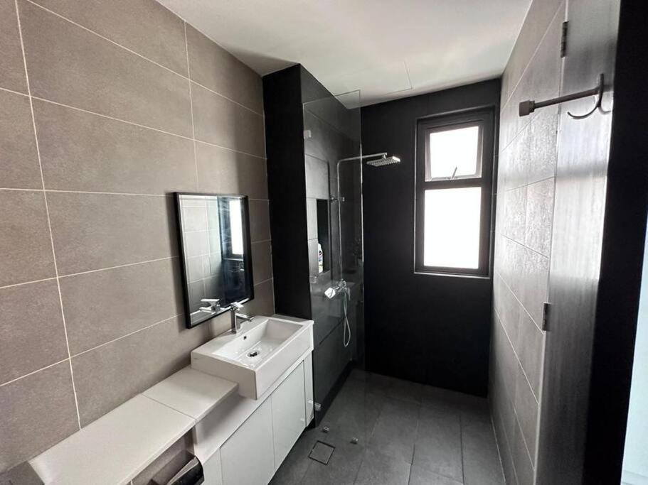 Sky88 3BR luxury condo w Pool Table (TOWN AREA)