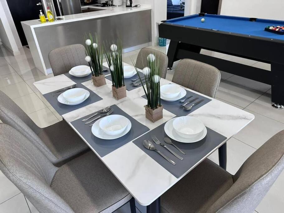 Sky88 3BR luxury condo w Pool Table (TOWN AREA)