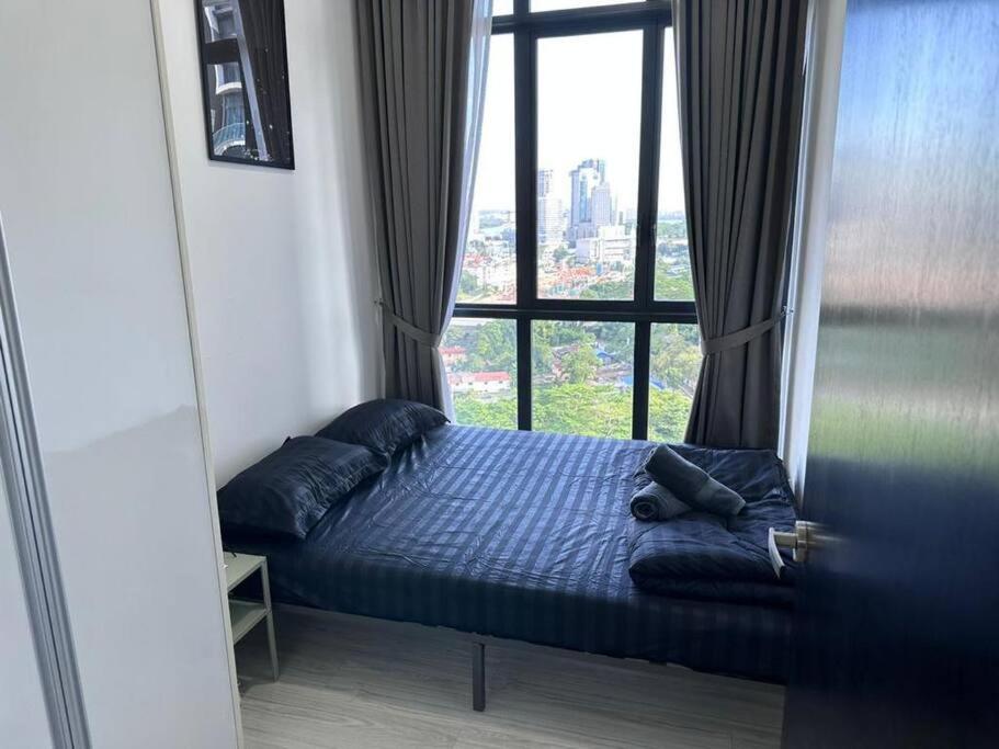 Sky88 3BR luxury condo w Pool Table (TOWN AREA)