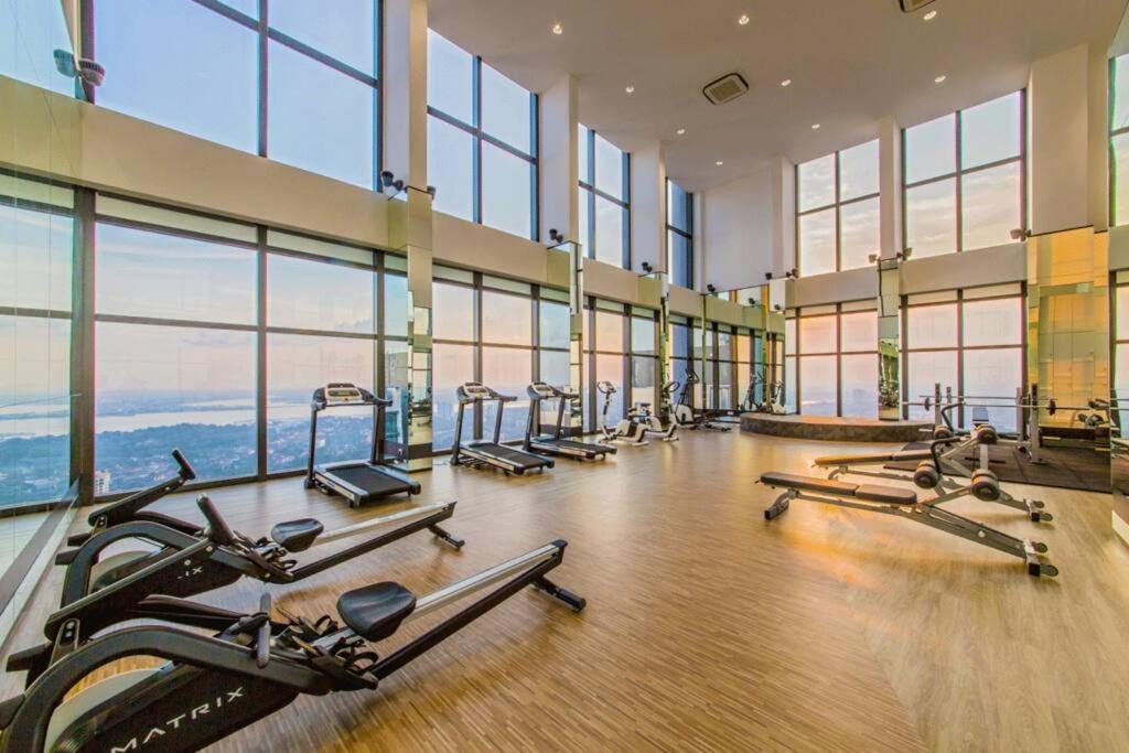 Sky88 3BR luxury condo w Pool Table (TOWN AREA)