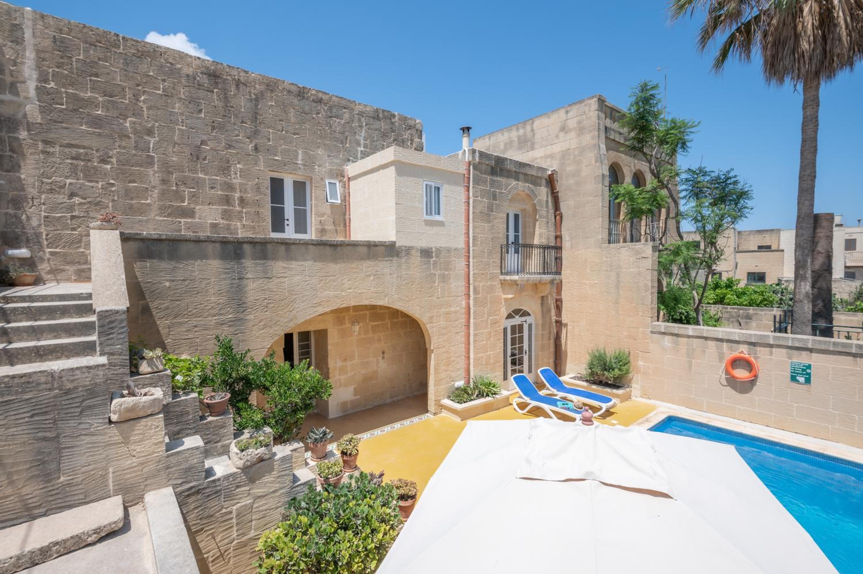 Photo 18