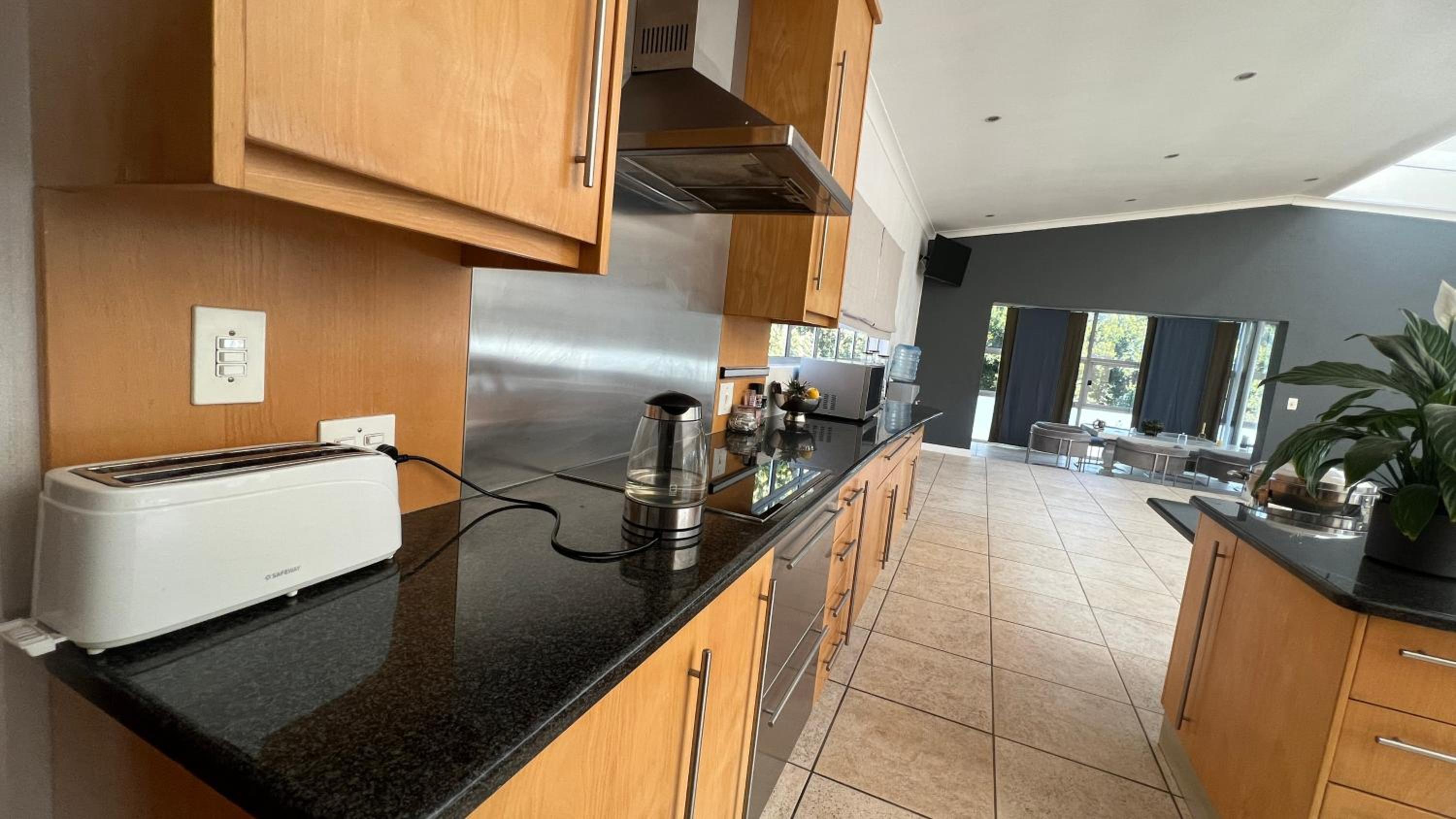 Sizanazo Guest House - Family Suite