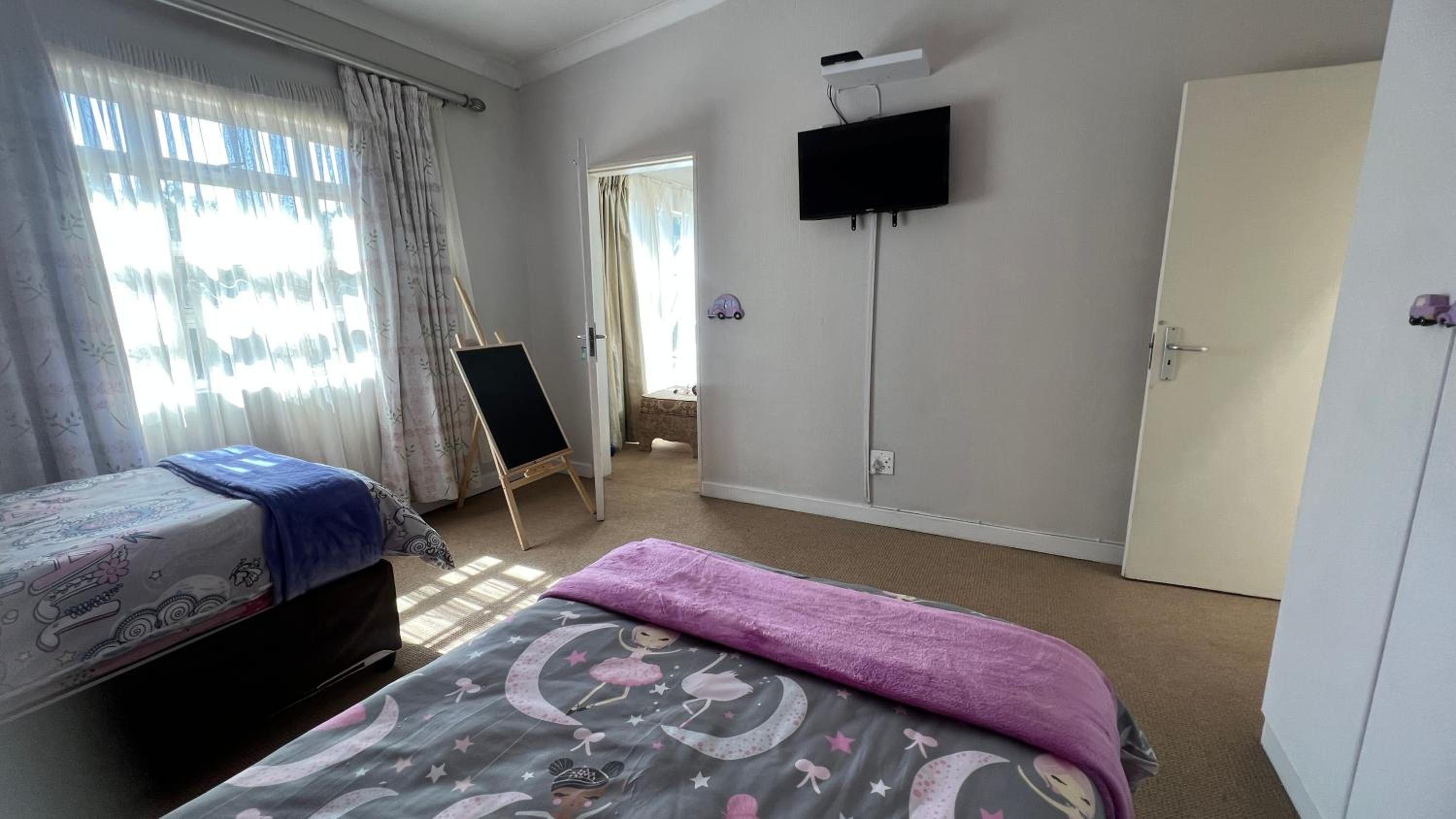 Sizanazo Guest House - Family Suite