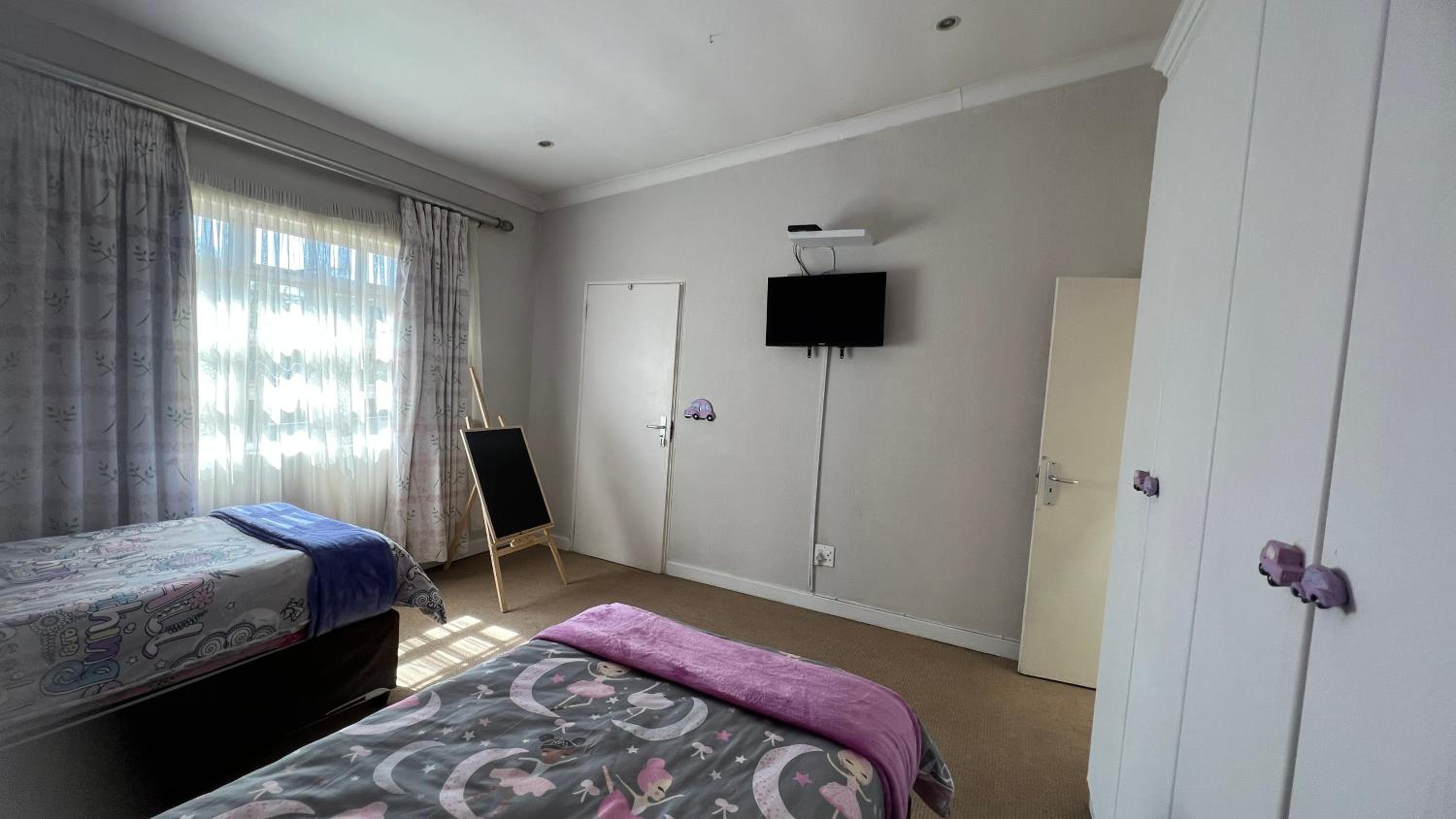 Sizanazo Guest House - Family Suite
