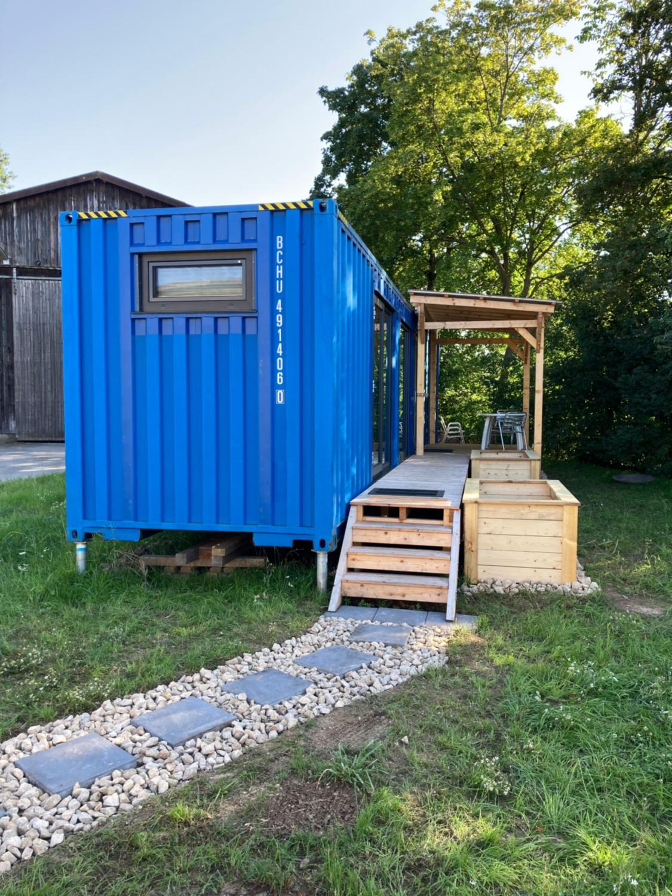 Tiny House im Seecontainer mit Parkplatz, Glasfaser, Veranda und gehobener Ausstattung