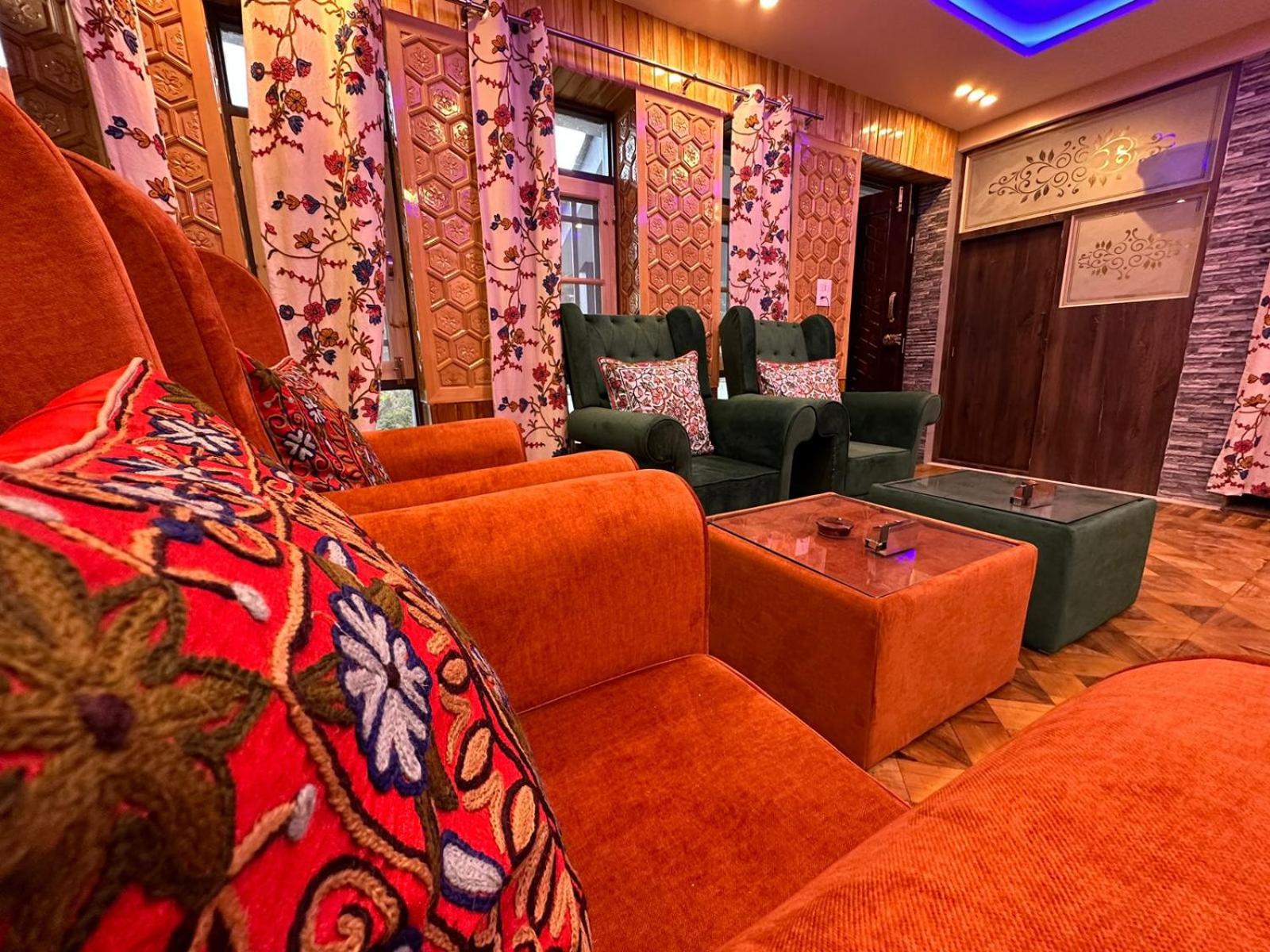 lounge