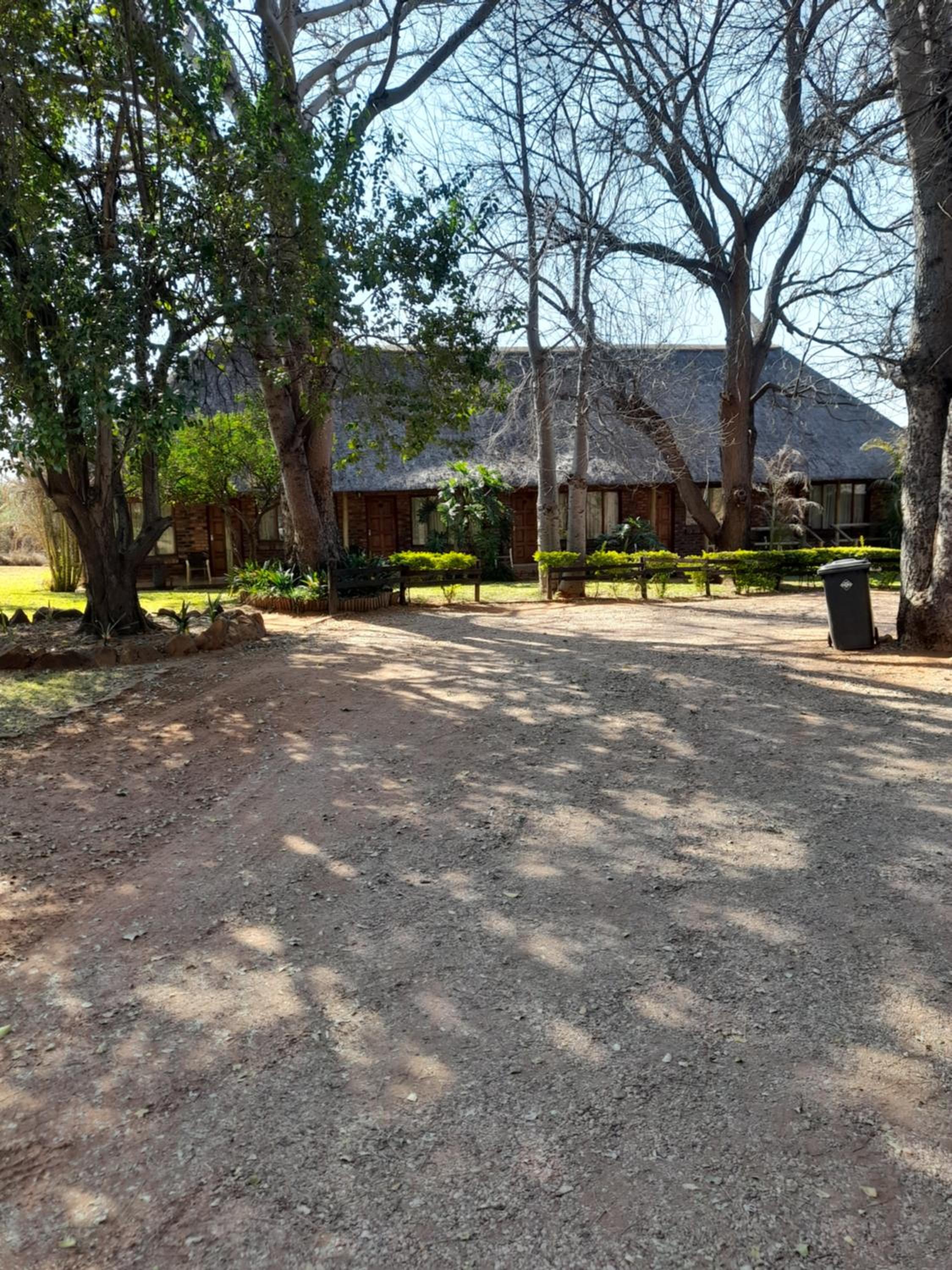 Lapa Lê Lê Lodge