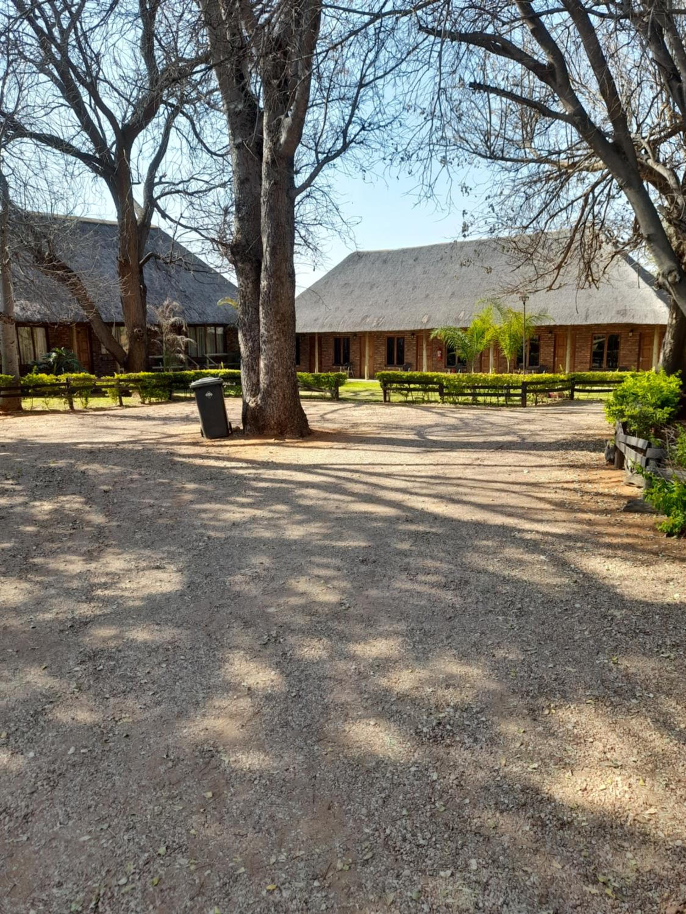 Lapa Lê Lê Lodge