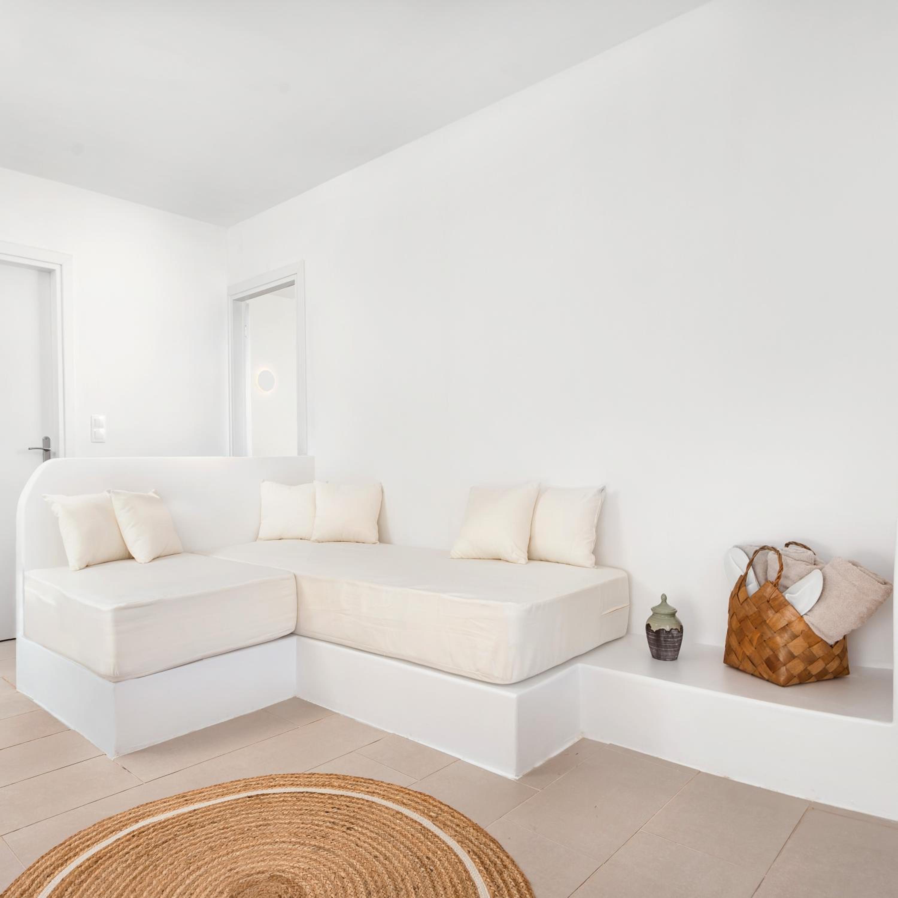 Voca Hotel & Suites