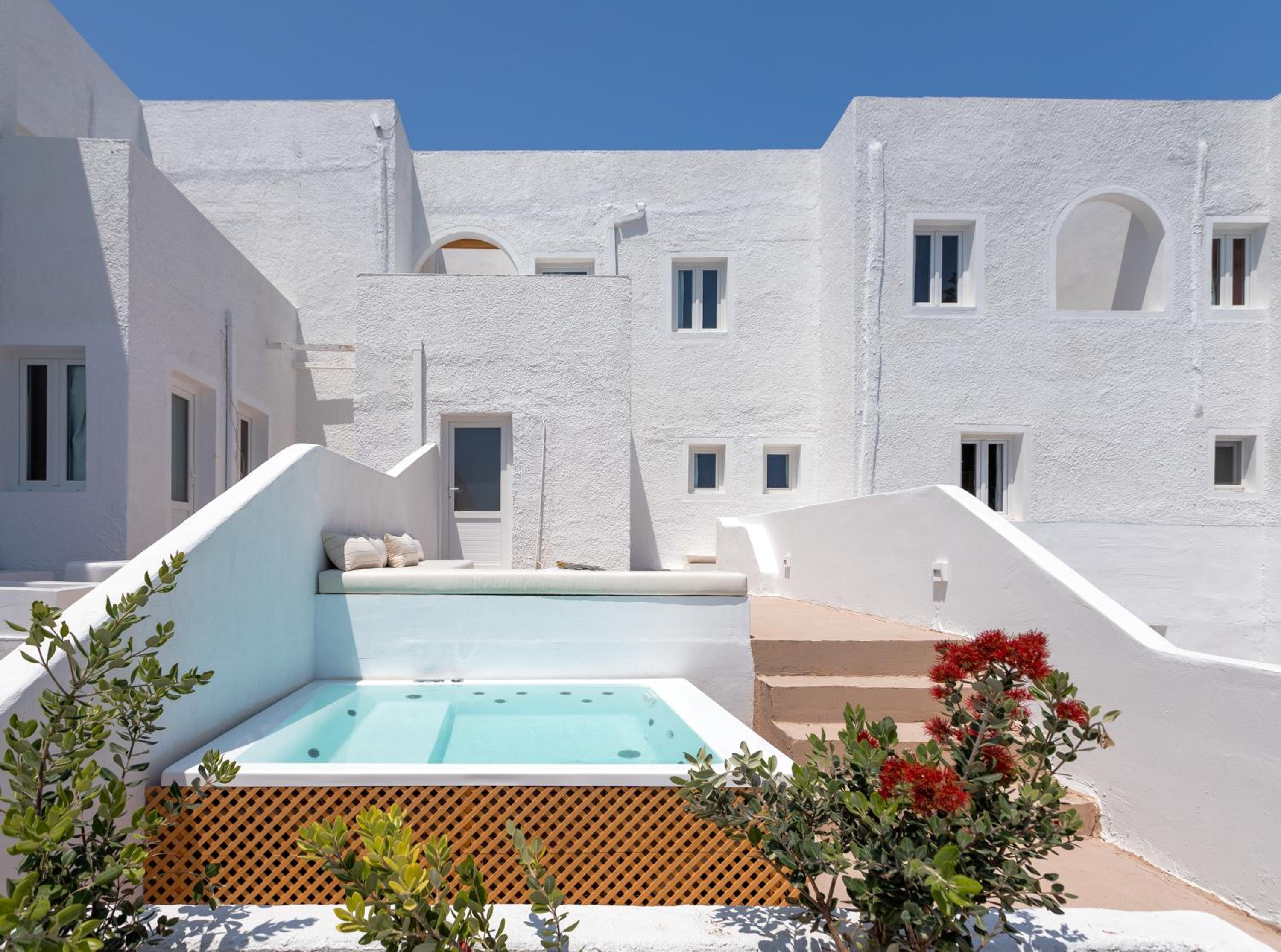 Voca Hotel & Suites