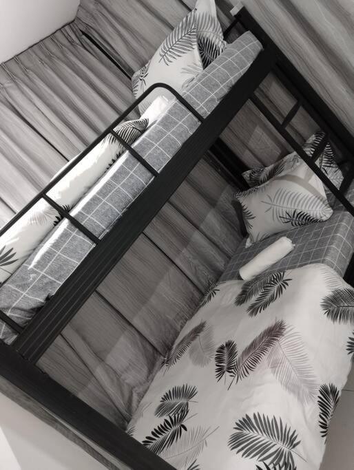 Nice Holiday Space at KSL D'Esplanade Residence, Johor Bahru with TV Box 1109