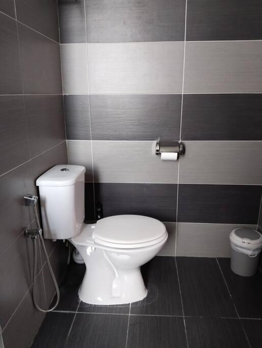 Nice Holiday Space at KSL D'Esplanade Residence, Johor Bahru with TV Box 1109
