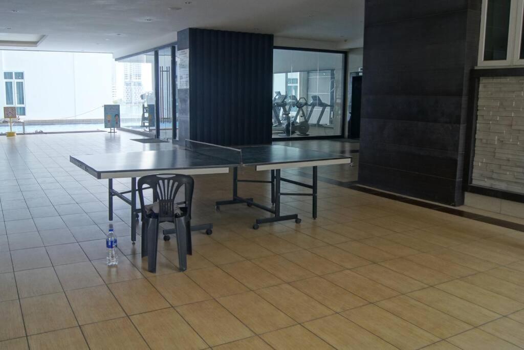 Nice Holiday Space at KSL D'Esplanade Residence, Johor Bahru with TV Box 1109