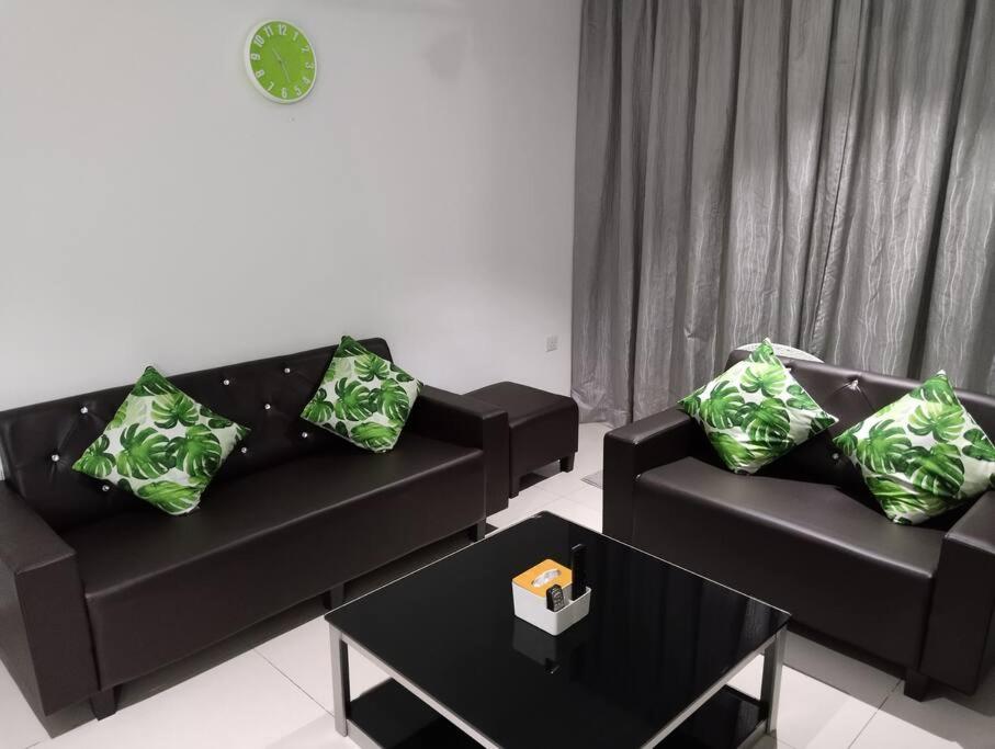 Nice Holiday Space at KSL D'Esplanade Residence, Johor Bahru with TV Box 1109