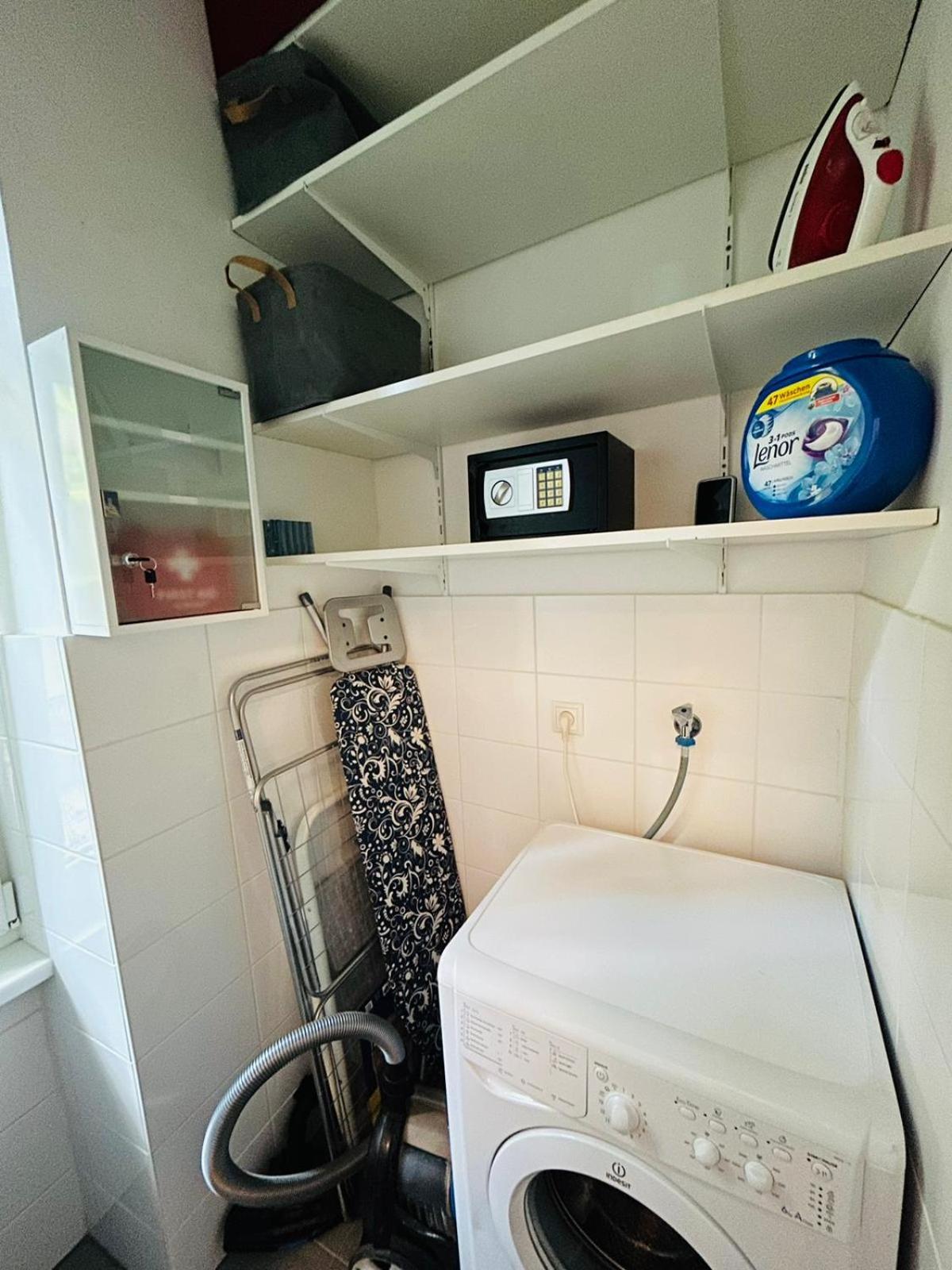 Apartment 5 min Schönbrunn Gloriette, Direct to City Center, Free Parking
