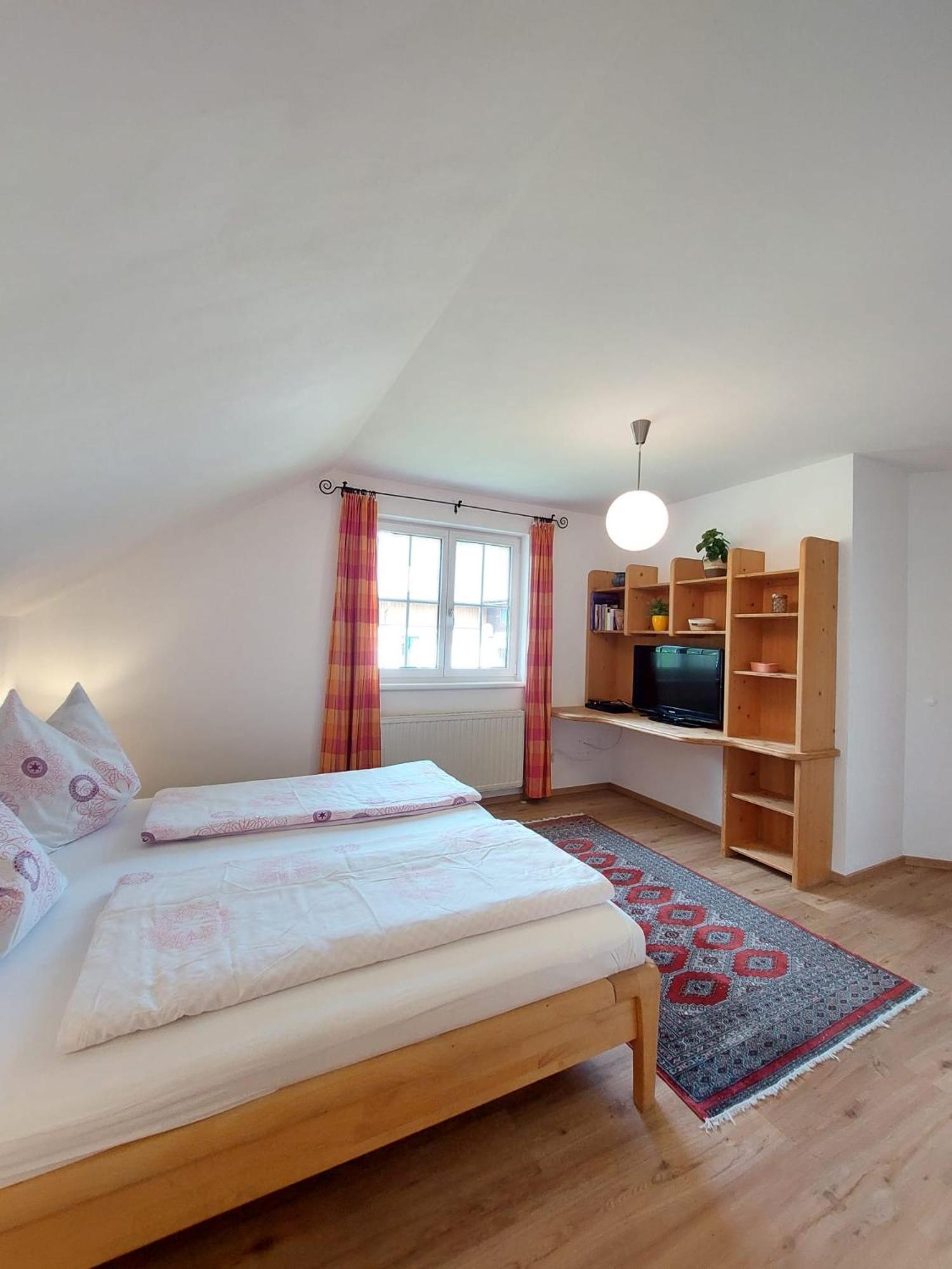 Lovely house with mountain view & big garden in Bad Aussee