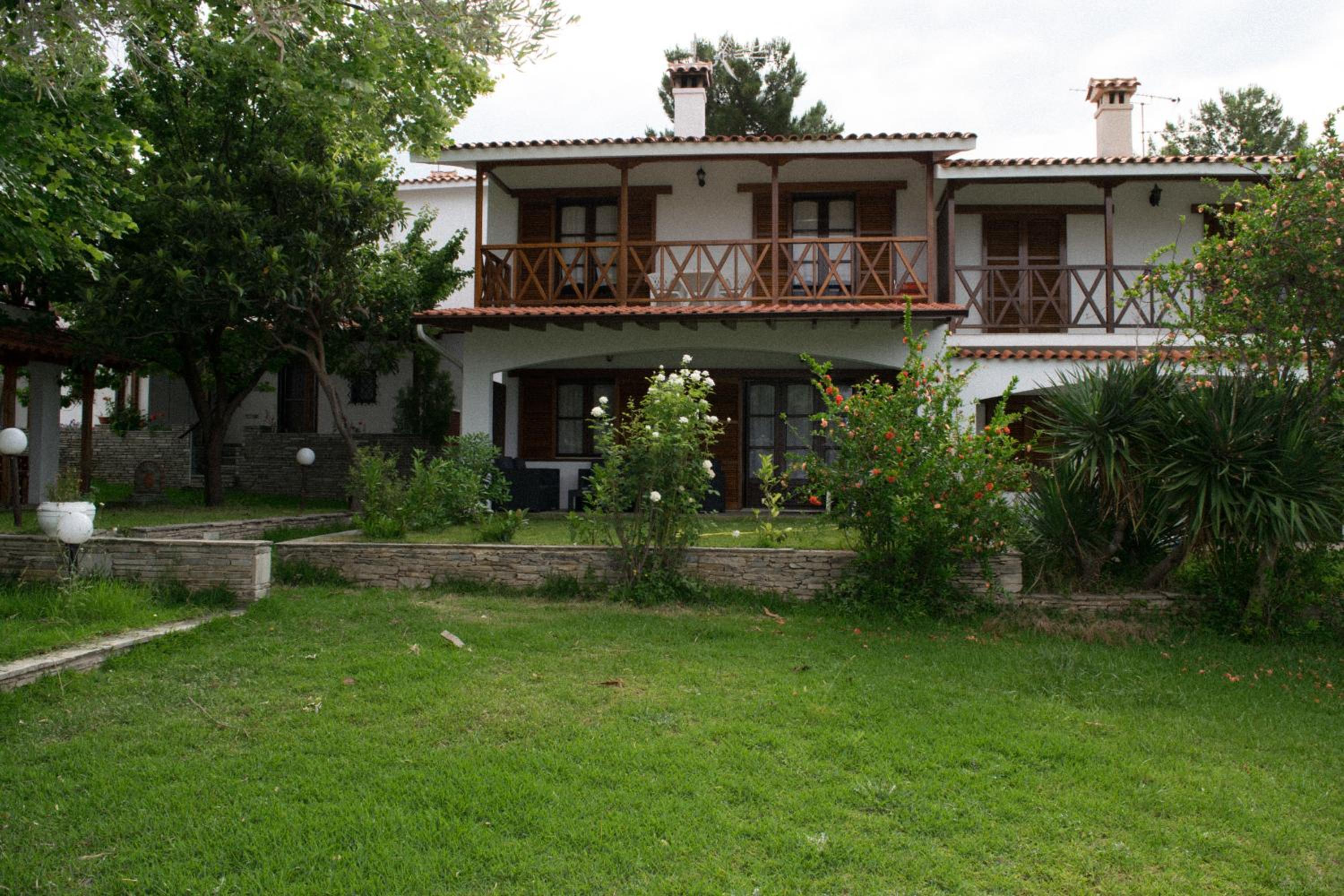 Mikiverna Houses By Miltiadis view 5