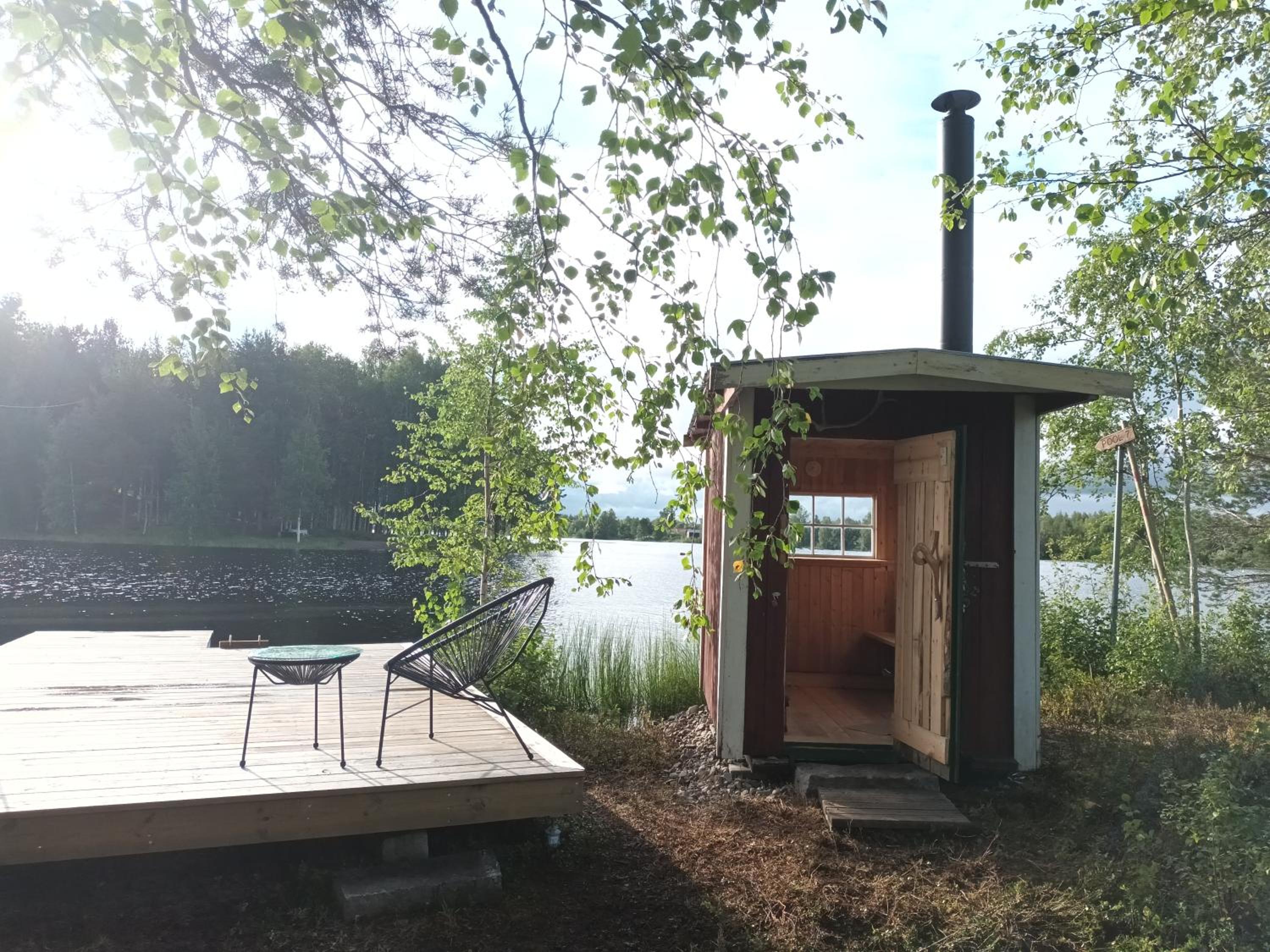 Charmig gård med bastu, strandtomt och utedusch i naturskönt område view 2