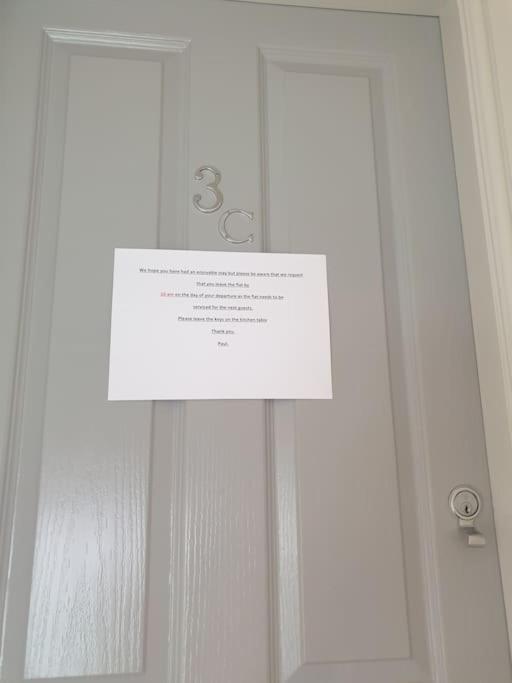 large comfortable 1st floor apartment with private yard view 2