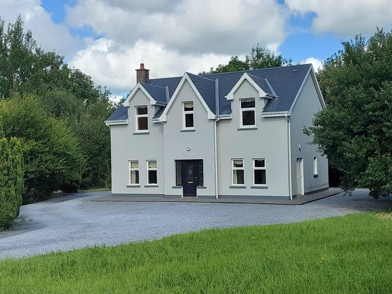 Ennis Vacations - Home in Ennis - Property Image 1