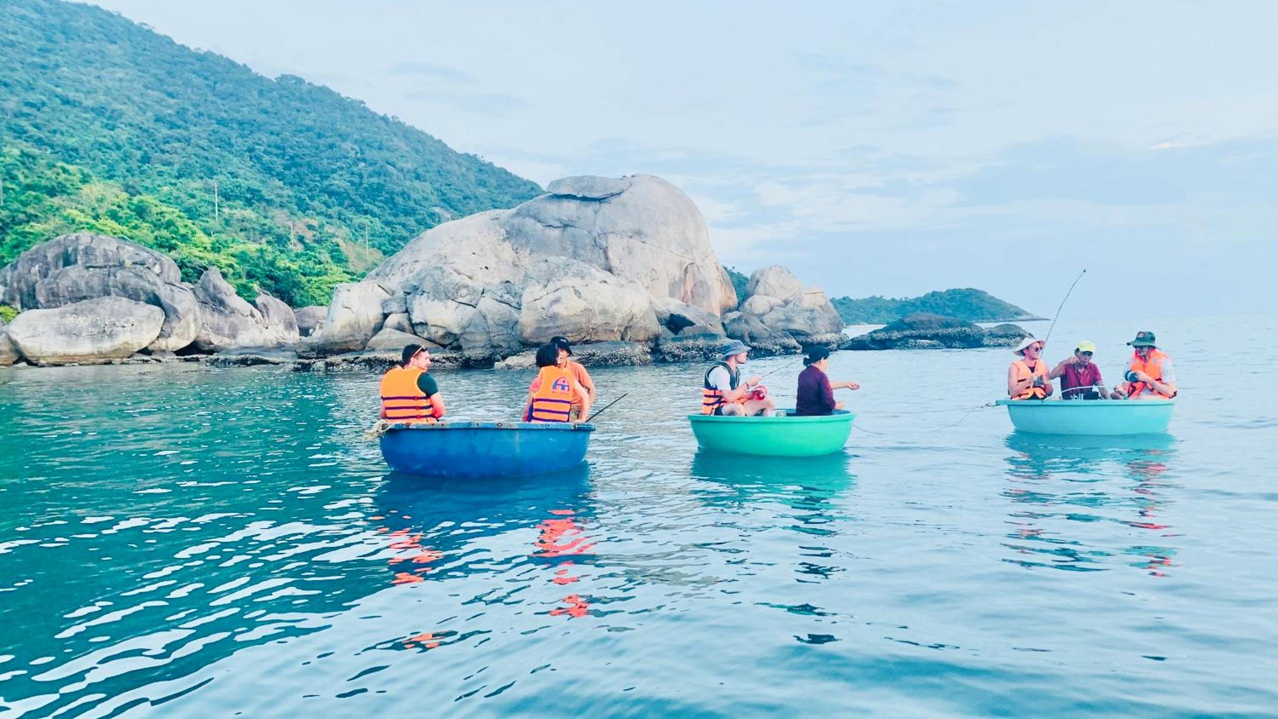 Monkeyland Cham island Homestay