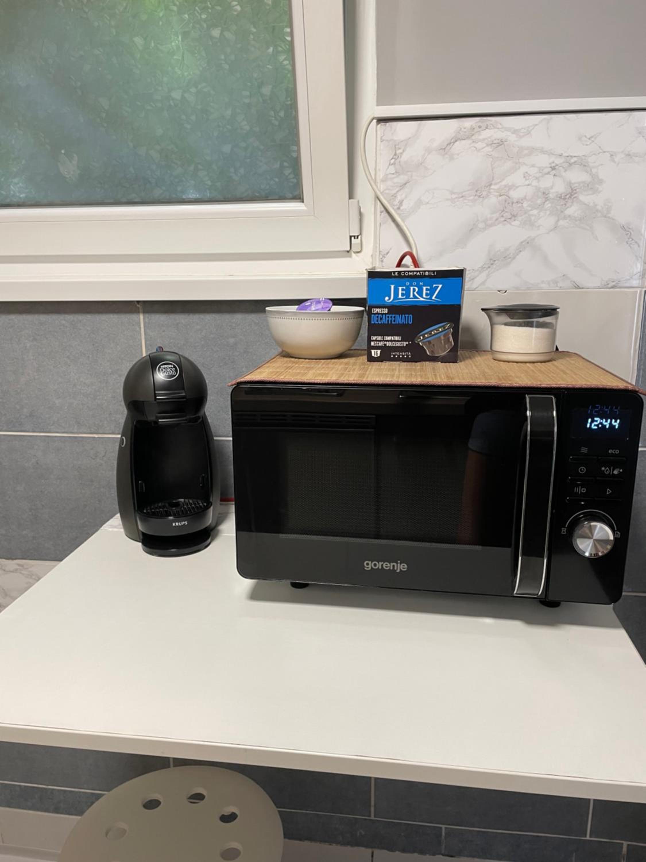 Aspen Studio Apartment + FREE Parking view 4