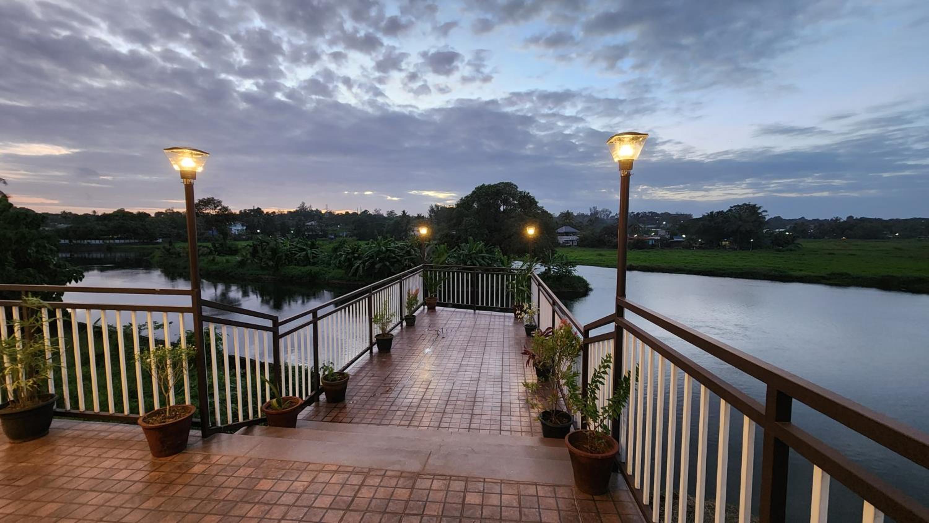 Riverscape Tranquil Serviced Apartments view 3