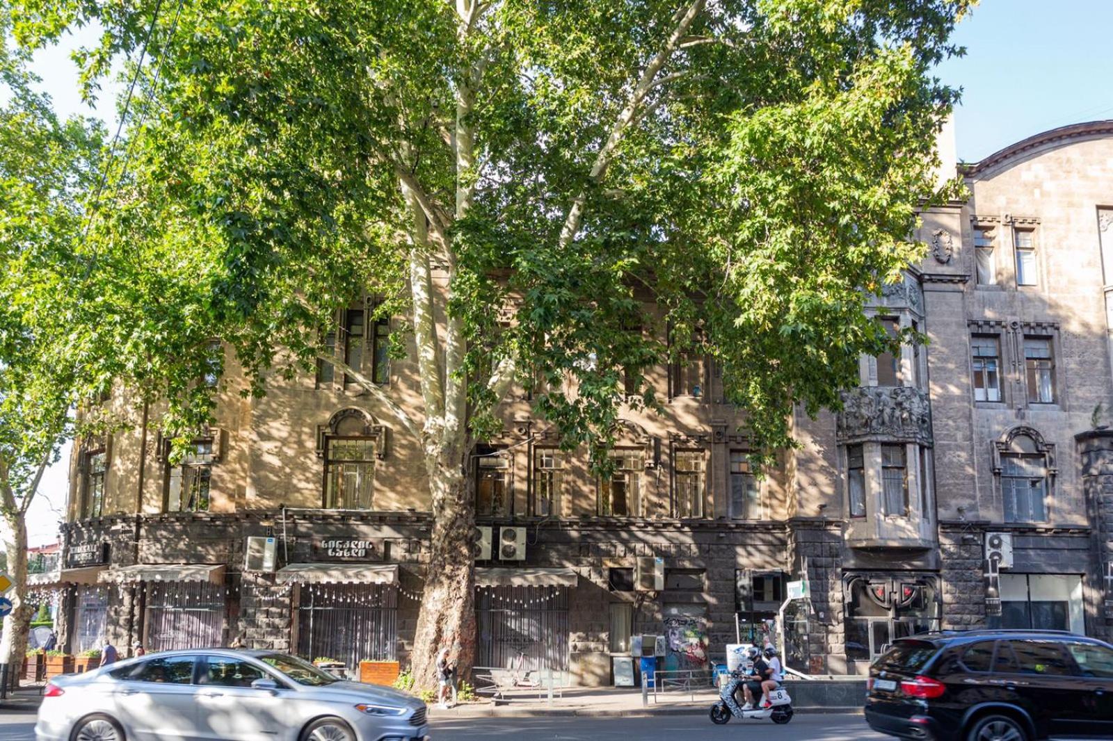 Family Apartment In 1 Century Building