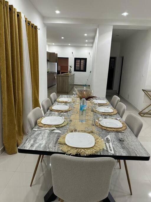 Villa moderne securisee 24H sur 7J view 5