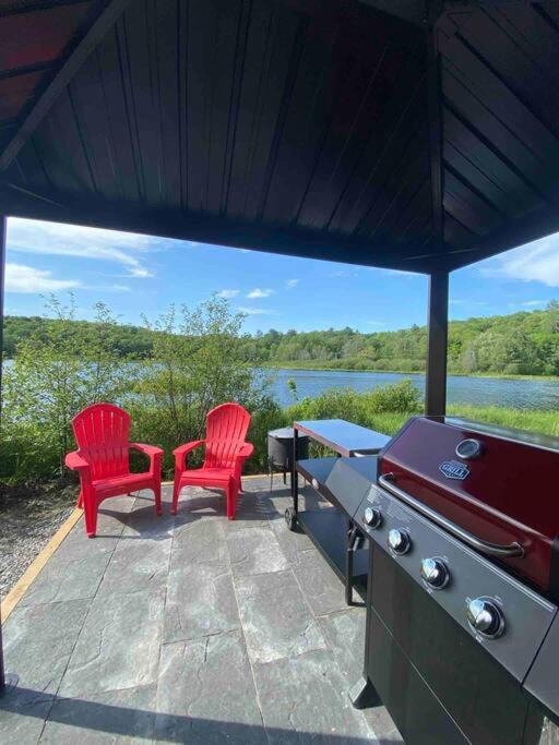 Four Season Waterfront Muskoka Retreat