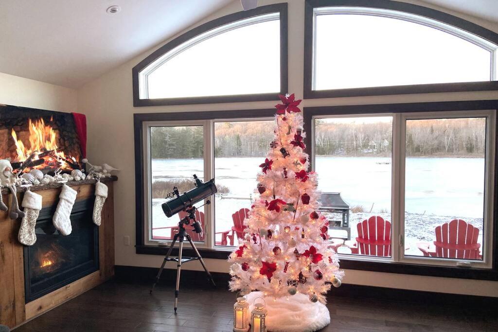 Four Season Waterfront Muskoka Retreat