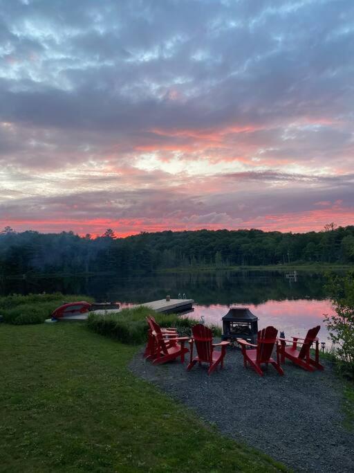 Four Season Waterfront Muskoka Retreat